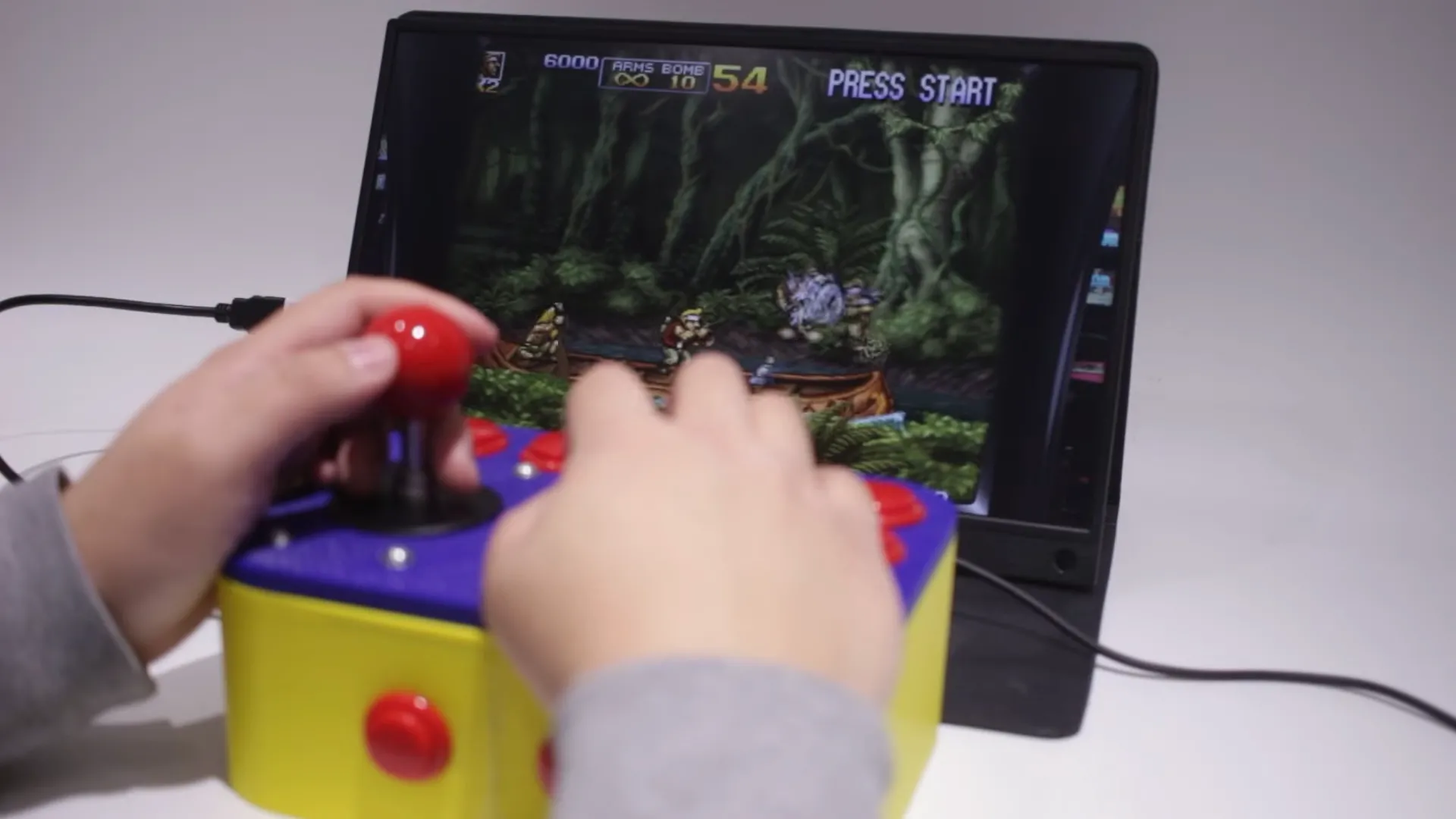 Giao diện một trò chơi arcade trên Raspberry Pi
