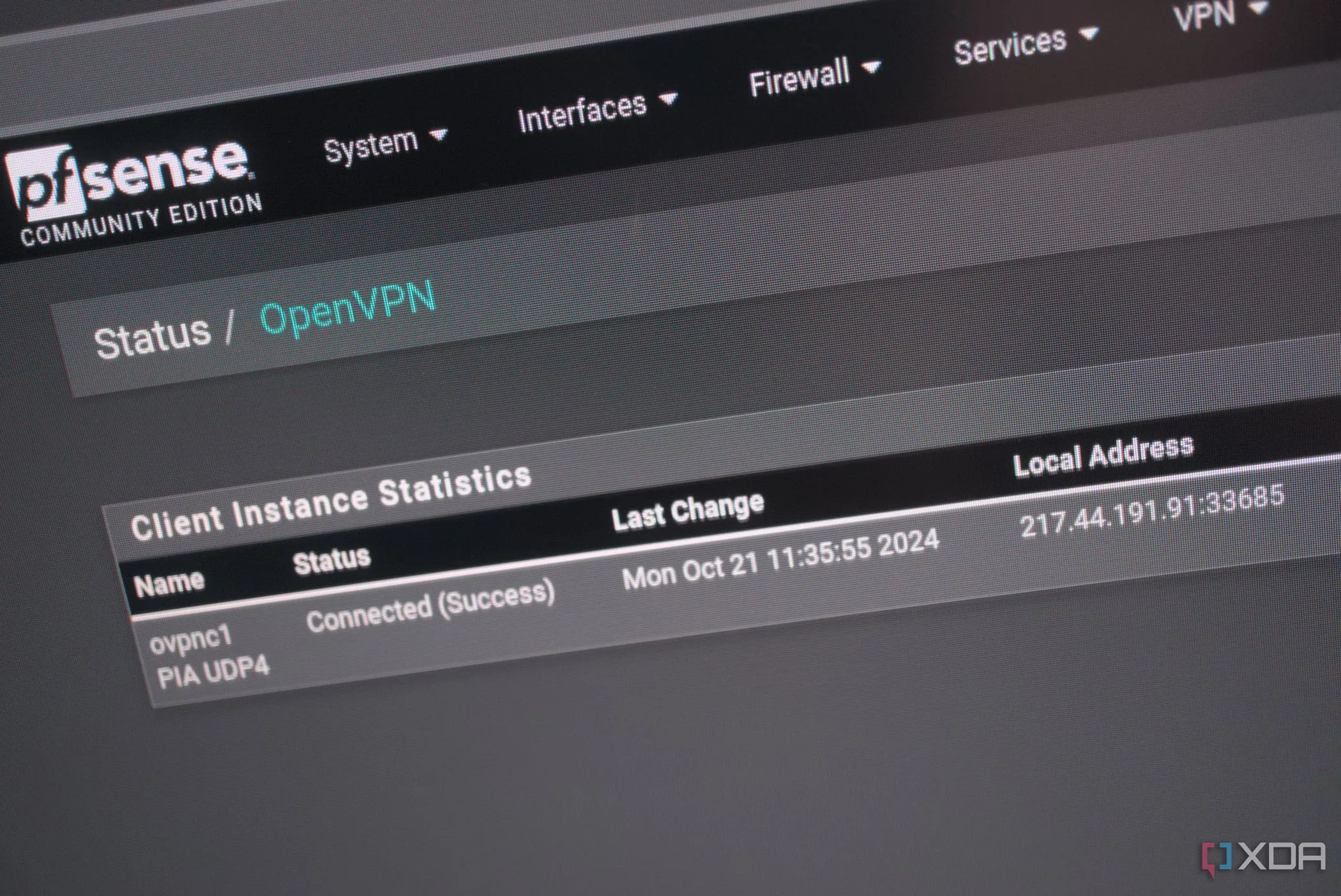 Giao diện OpenVPN đang hoạt động trên hệ điều hành pfSense, minh họa việc triển khai VPN cấp độ mạng