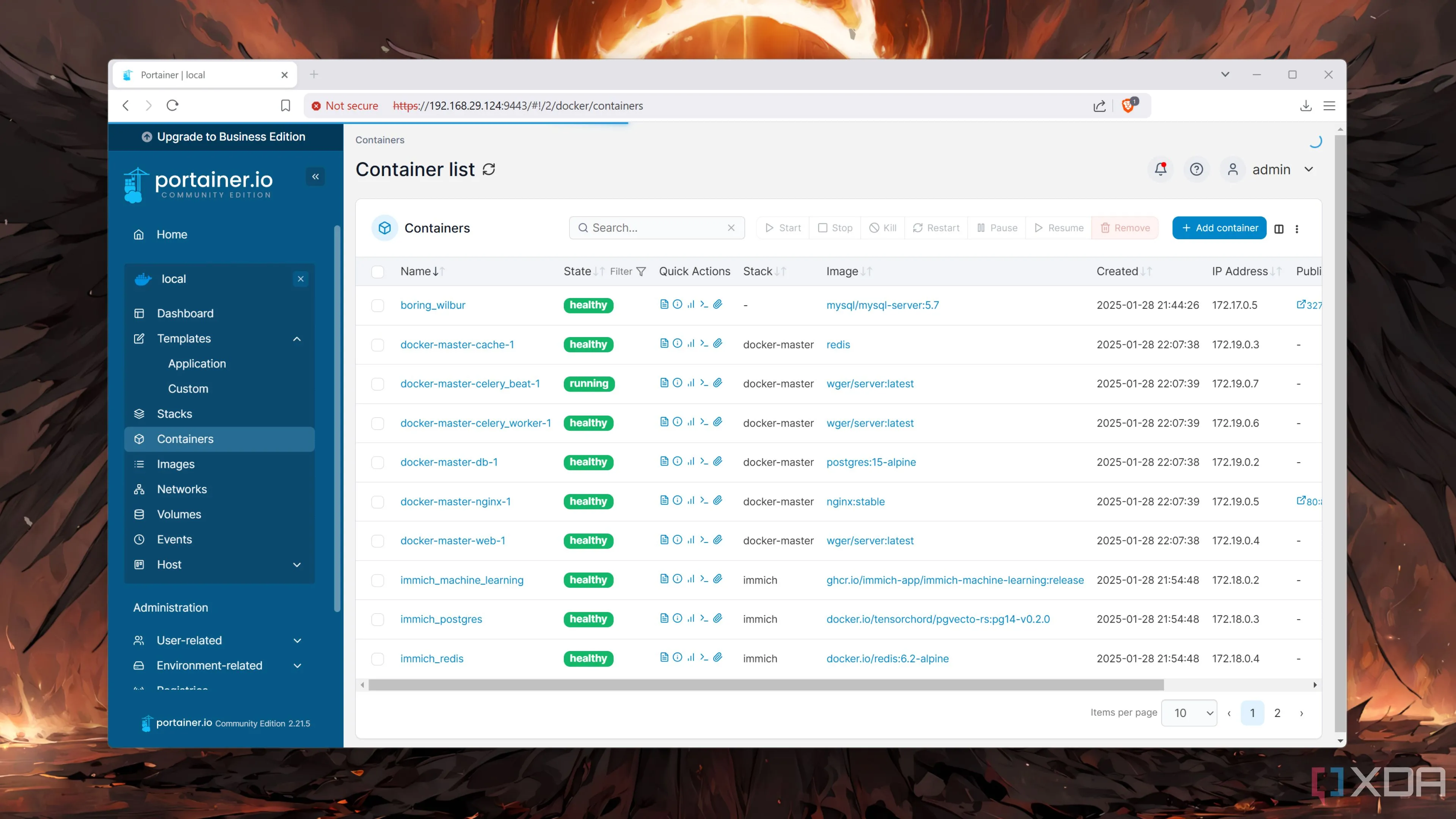 Giao diện Portainer hiển thị nhiều container Docker đang chạy, minh họa việc quản lý stack