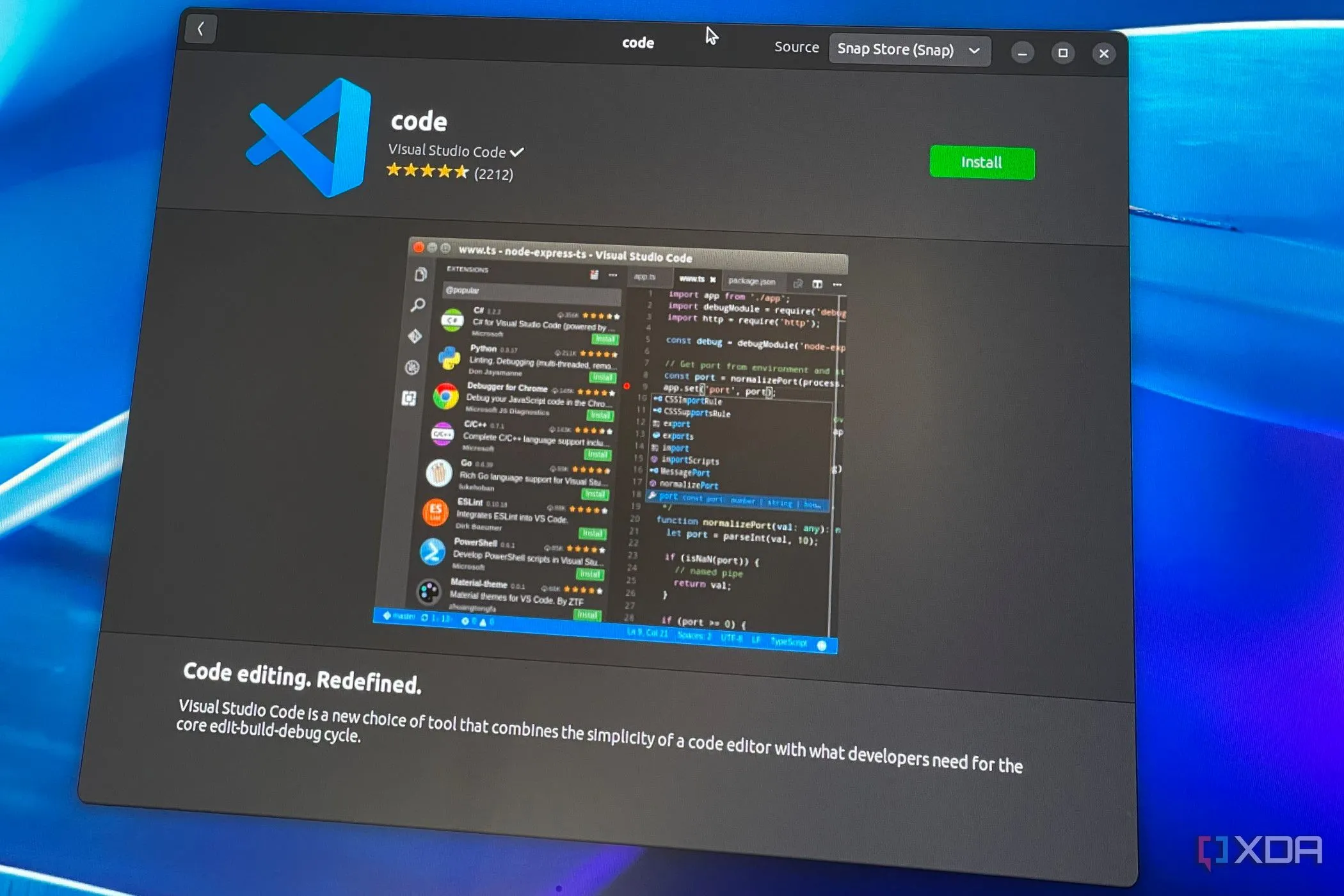 Giao diện Visual Studio Code với các dòng code và menu chức năng