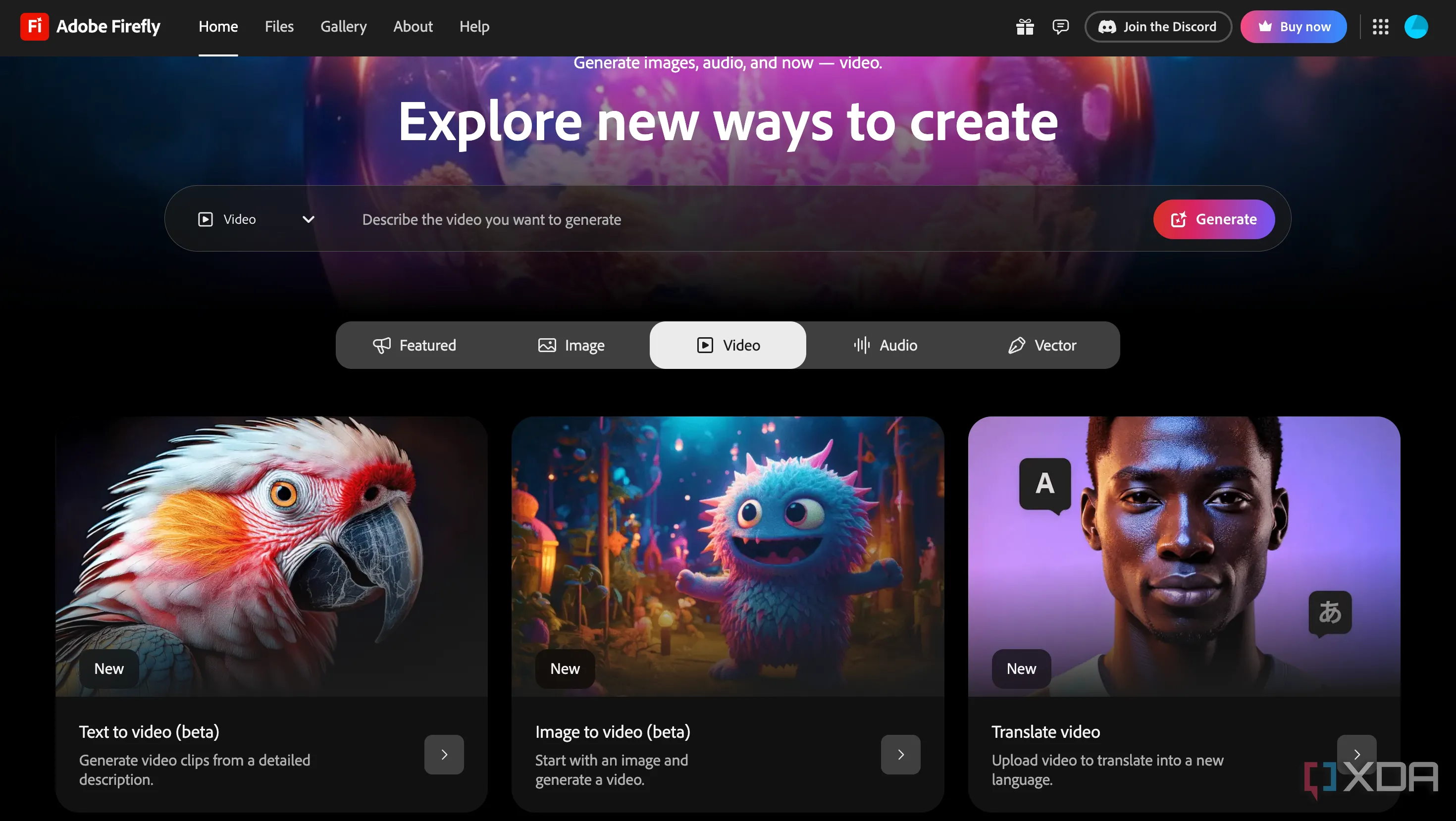 Giao diện web của Adobe Firefly hiển thị tính năng tạo video AI, với các tùy chọn tùy chỉnh và vùng nhập lệnh.