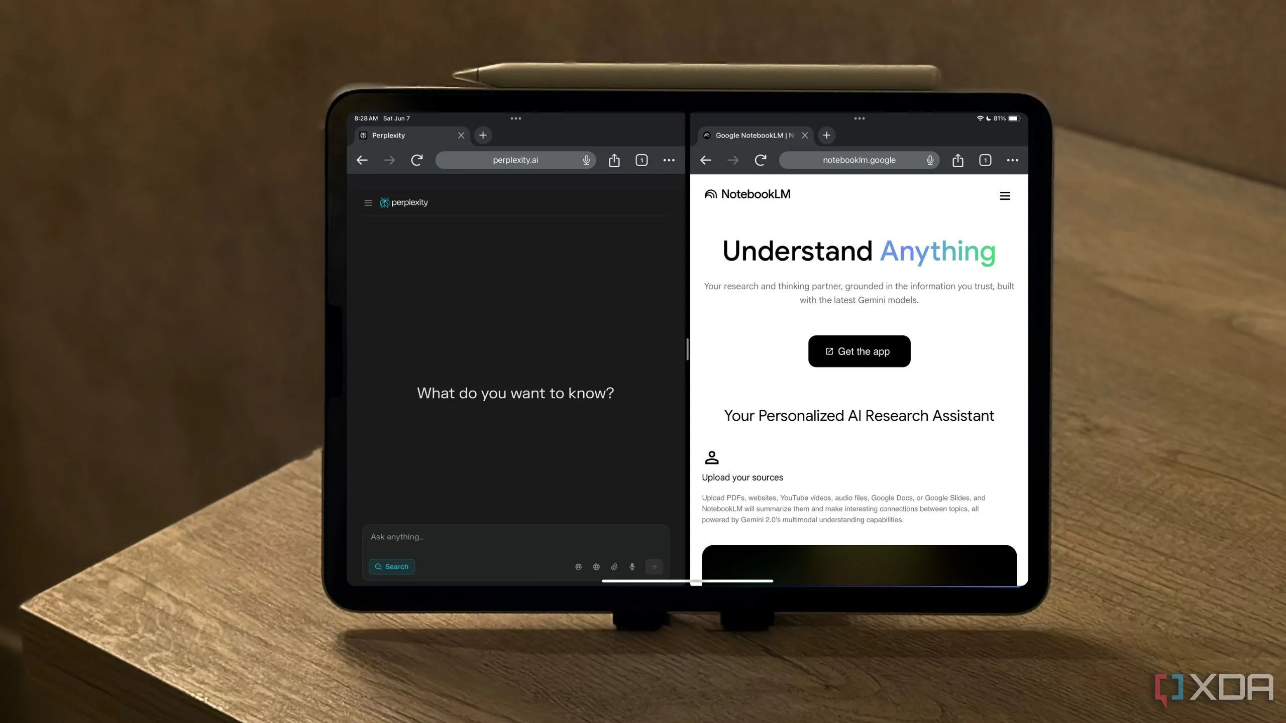 Giao diện website NotebookLM và Perplexity hiển thị cùng lúc trên màn hình, minh họa việc sử dụng song song hai công cụ AI