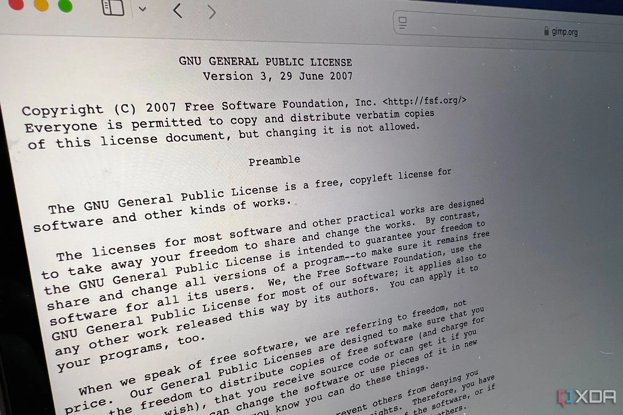 Giấy phép Copyleft của GIMP, biểu tượng cho quyền sở hữu và kiểm soát của người dùng trong phần mềm mã nguồn mở.