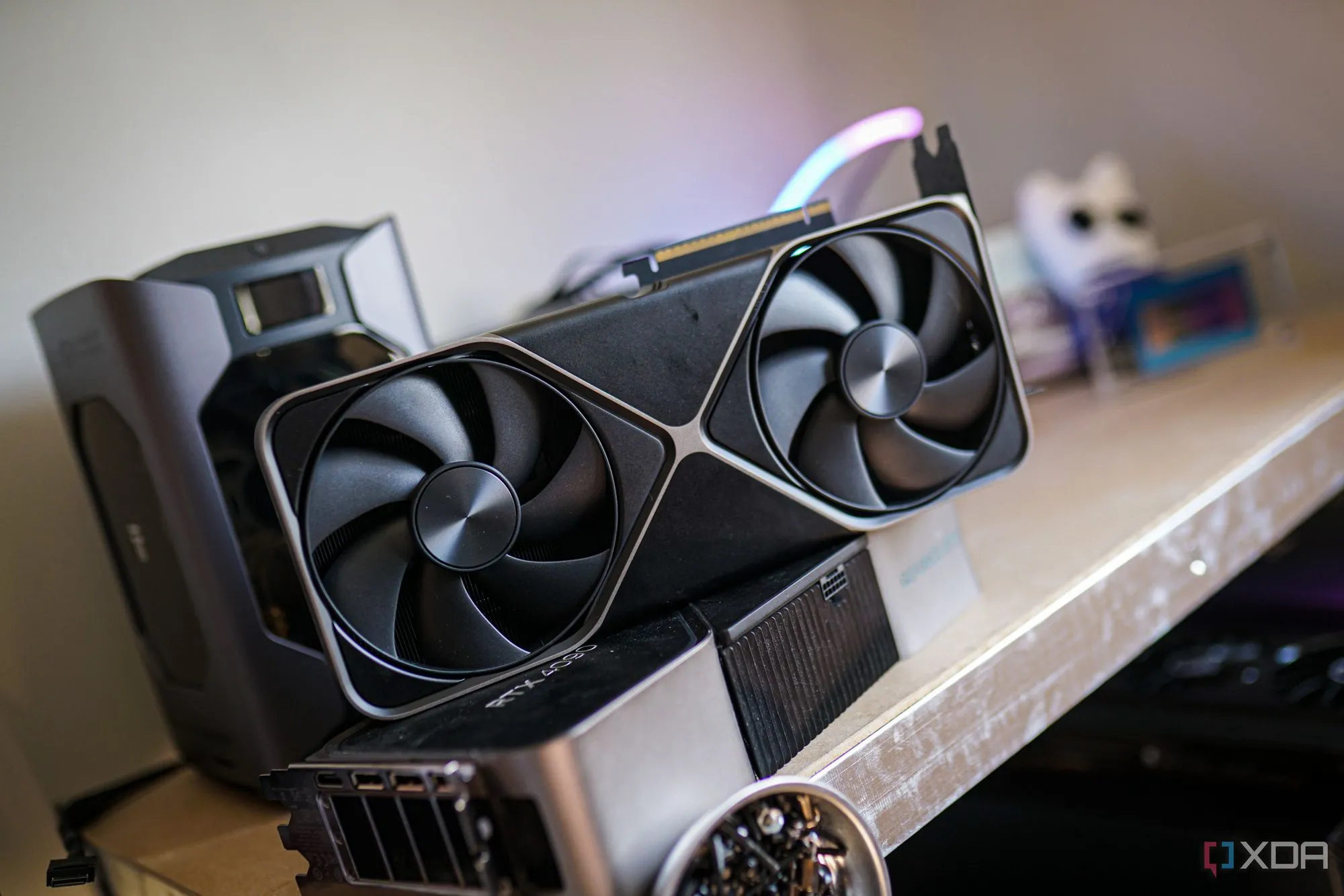 Hình ảnh cận cảnh card đồ họa Nvidia RTX 5090 cao cấp