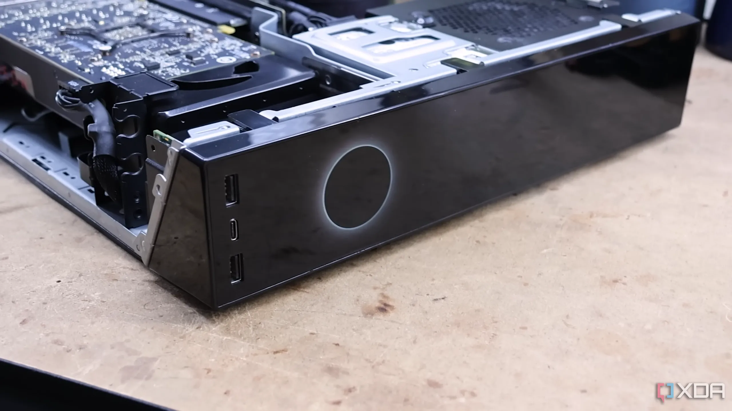 Hình ảnh minh họa nguyên mẫu Valve Steam Box từ Bringus Studios