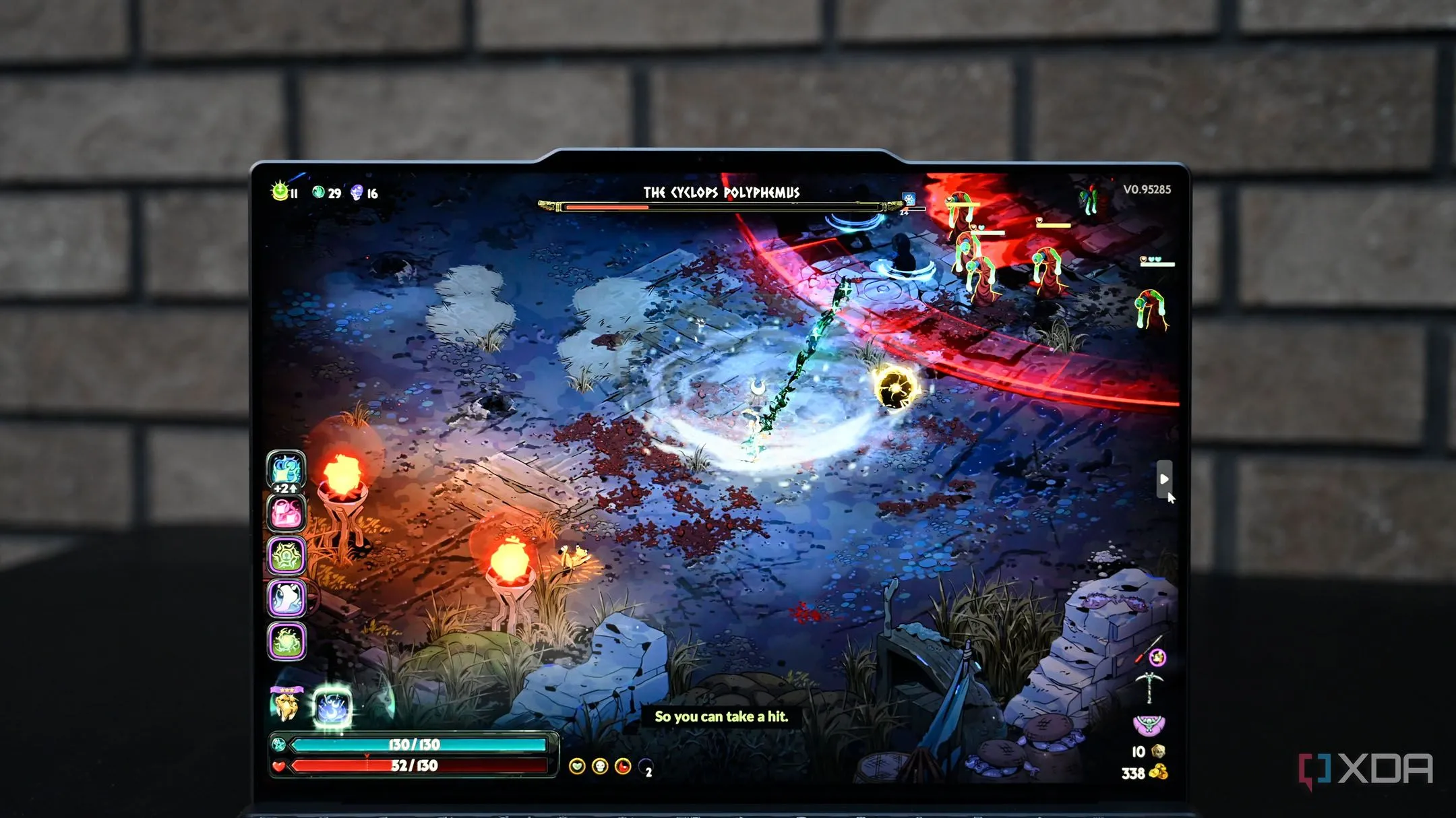 Hình ảnh nhân vật trong game Hades 2 trên laptop Lenovo ThinkBook 13x G4