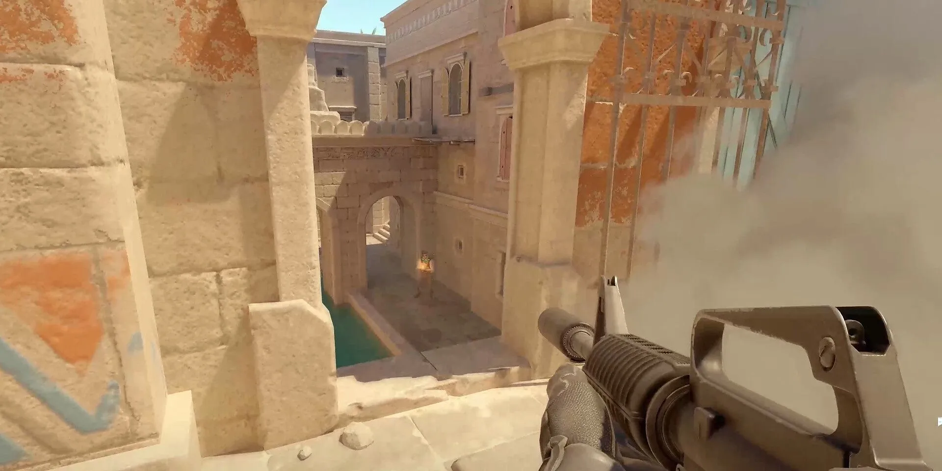 Hình ảnh trong Counter-Strike 2 với giao diện người dùng đơn giản, dễ tiếp cận hơn so với các game như Valorant hay Overwatch