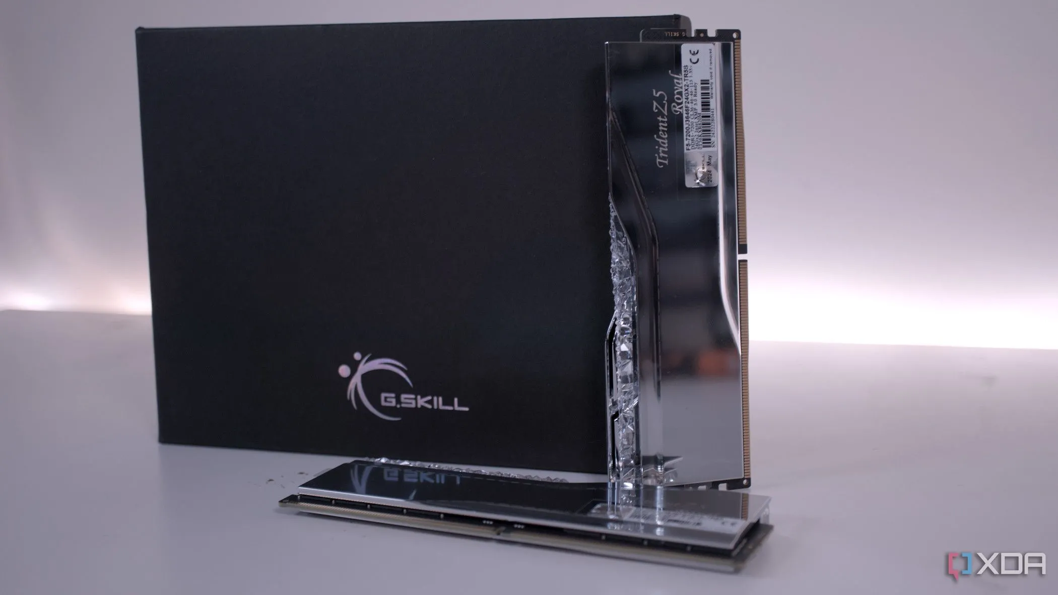 Hộp RAM G.Skill Trident Z5 Royal DDR5-7200, một kit RAM hiệu năng cao.