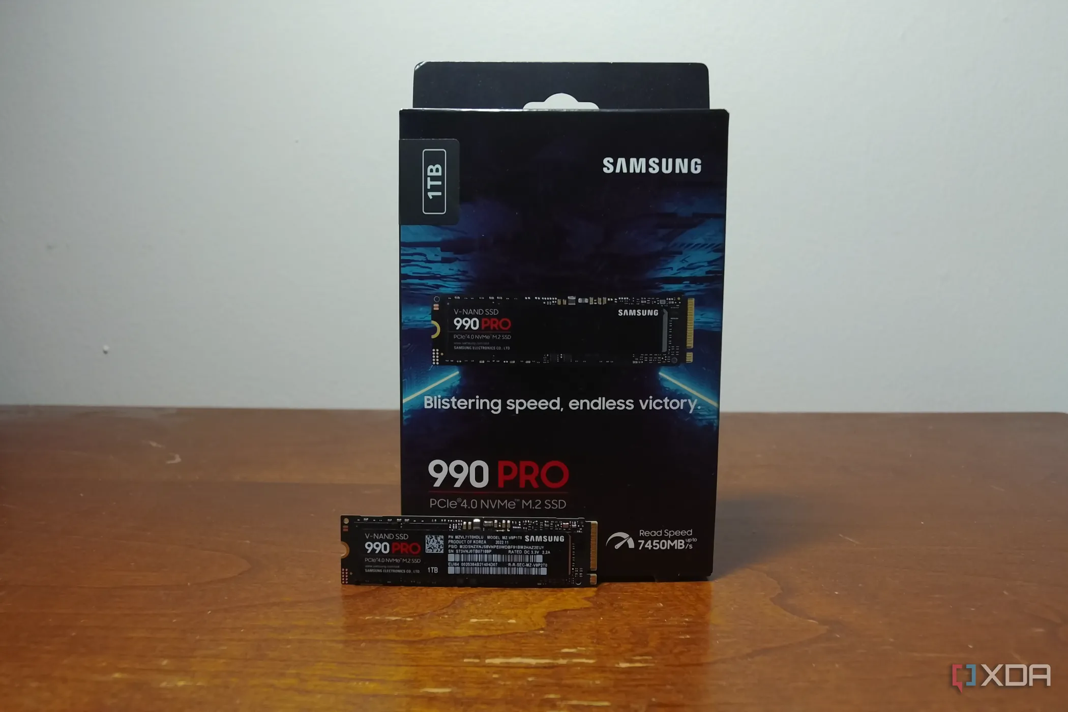 Hộp sản phẩm SSD Samsung 990 Pro, minh chứng cho hiệu suất PCIe 4.0
