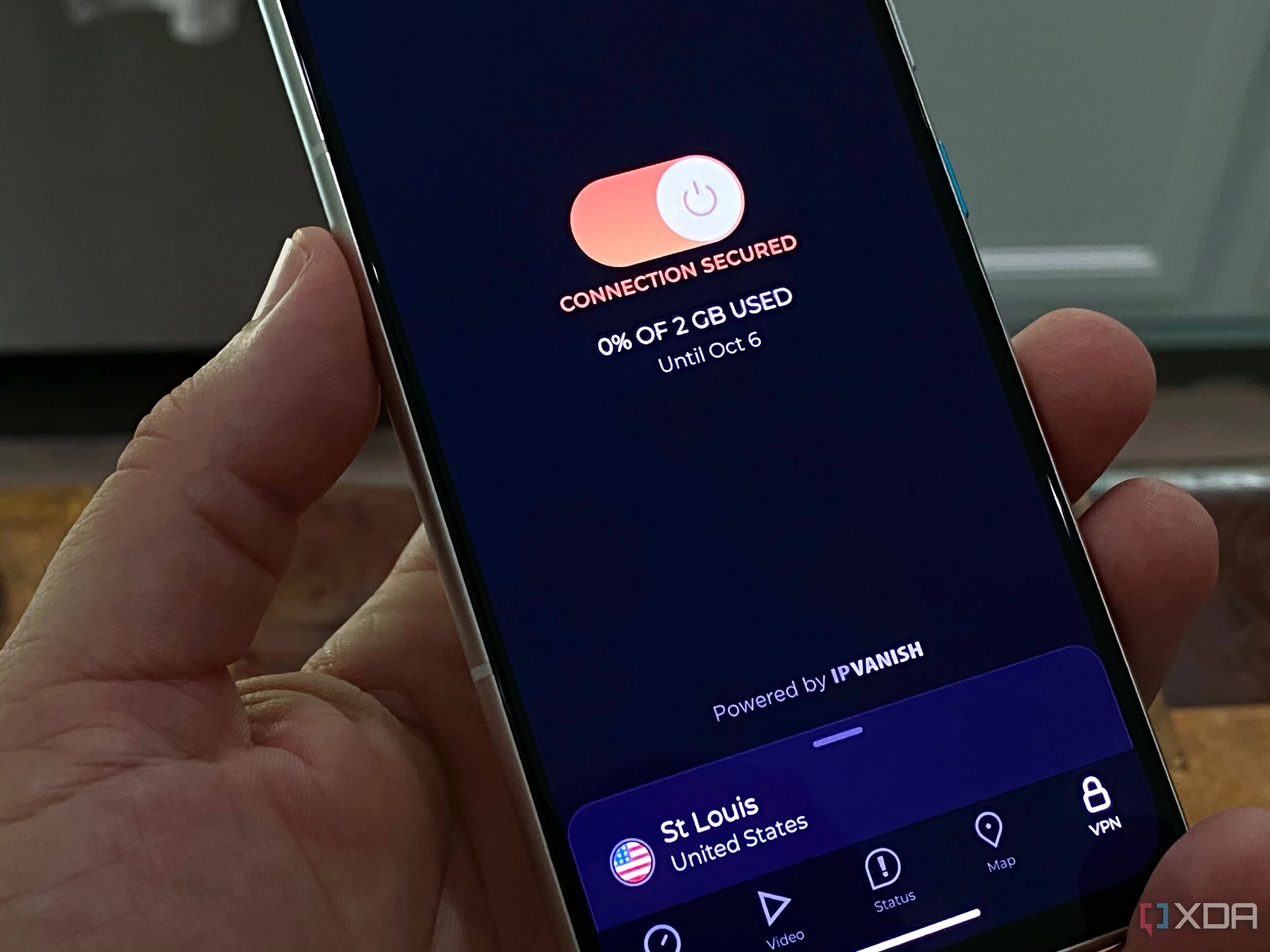 Kết quả kiểm tra tốc độ và giới hạn dữ liệu của một VPN miễn phí, cảnh báo về chất lượng dịch vụ và rủi ro bảo mật