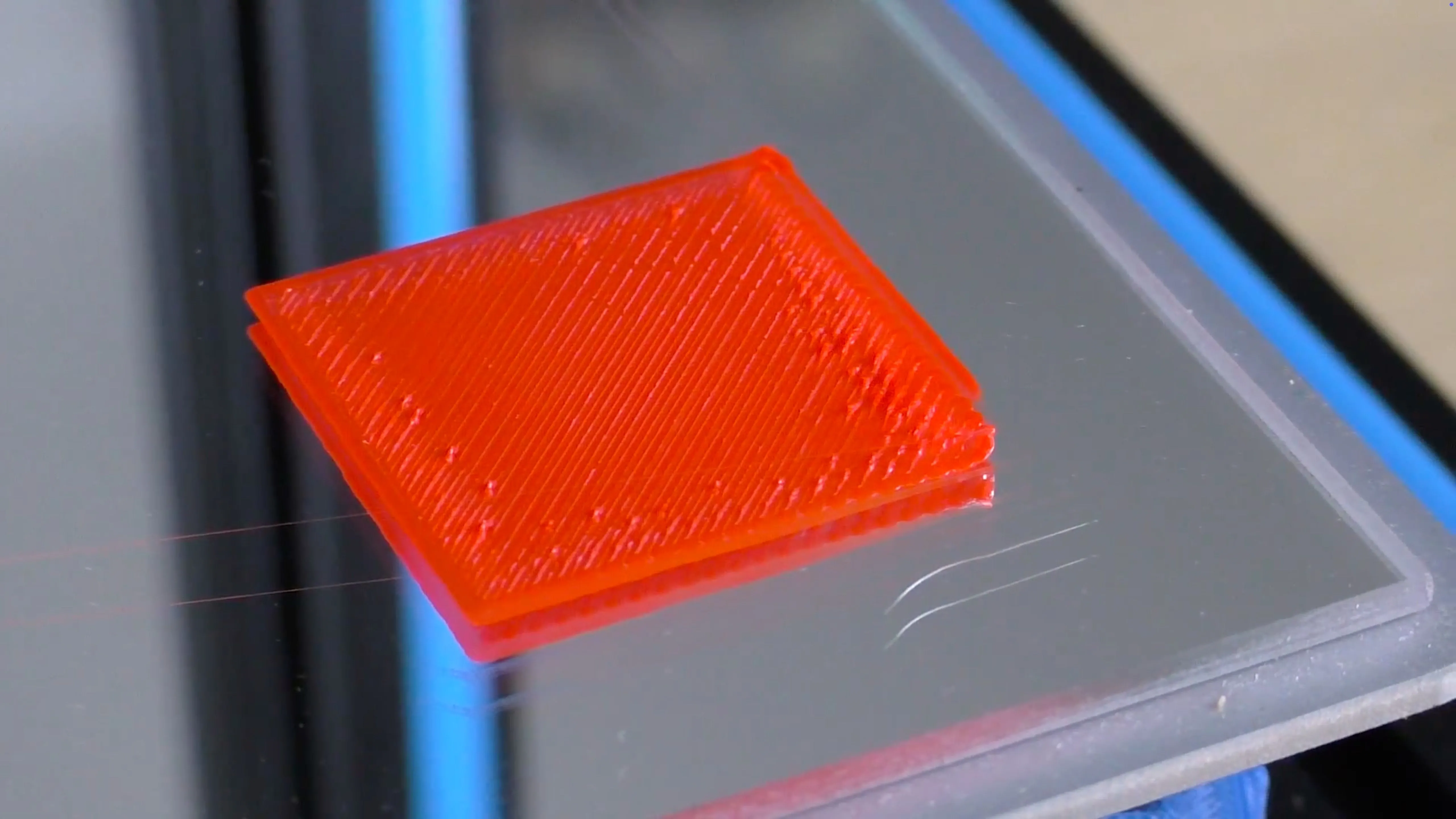Kiểm tra in 3D khi vòi phun quá thấp dẫn đến bề mặt in thô ráp