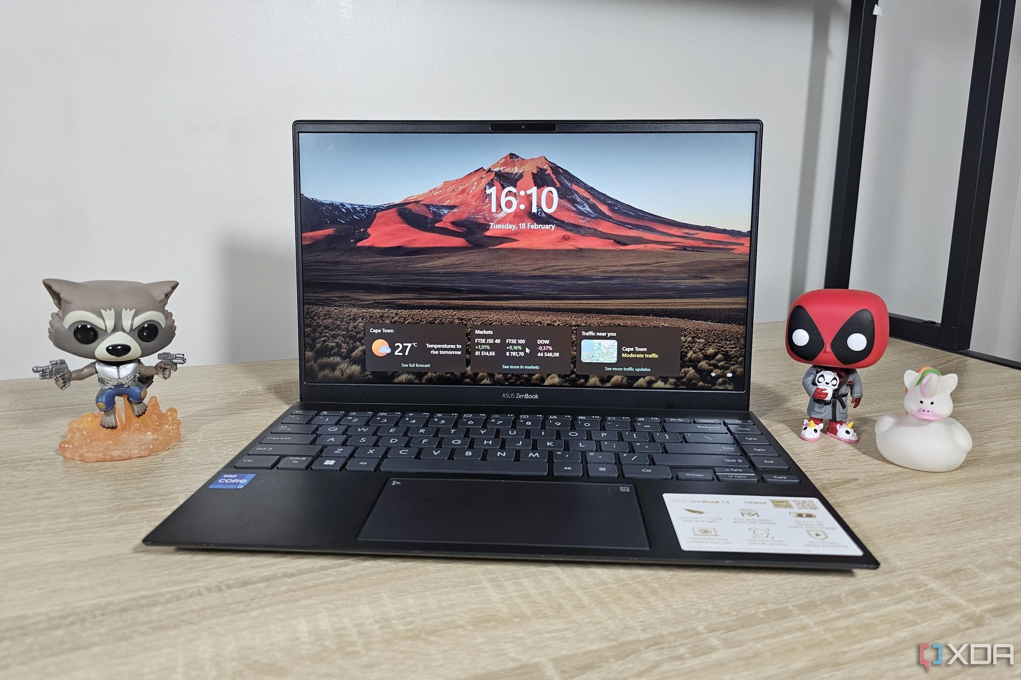 Laptop Windows 11 với biểu tượng pin được cải tiến