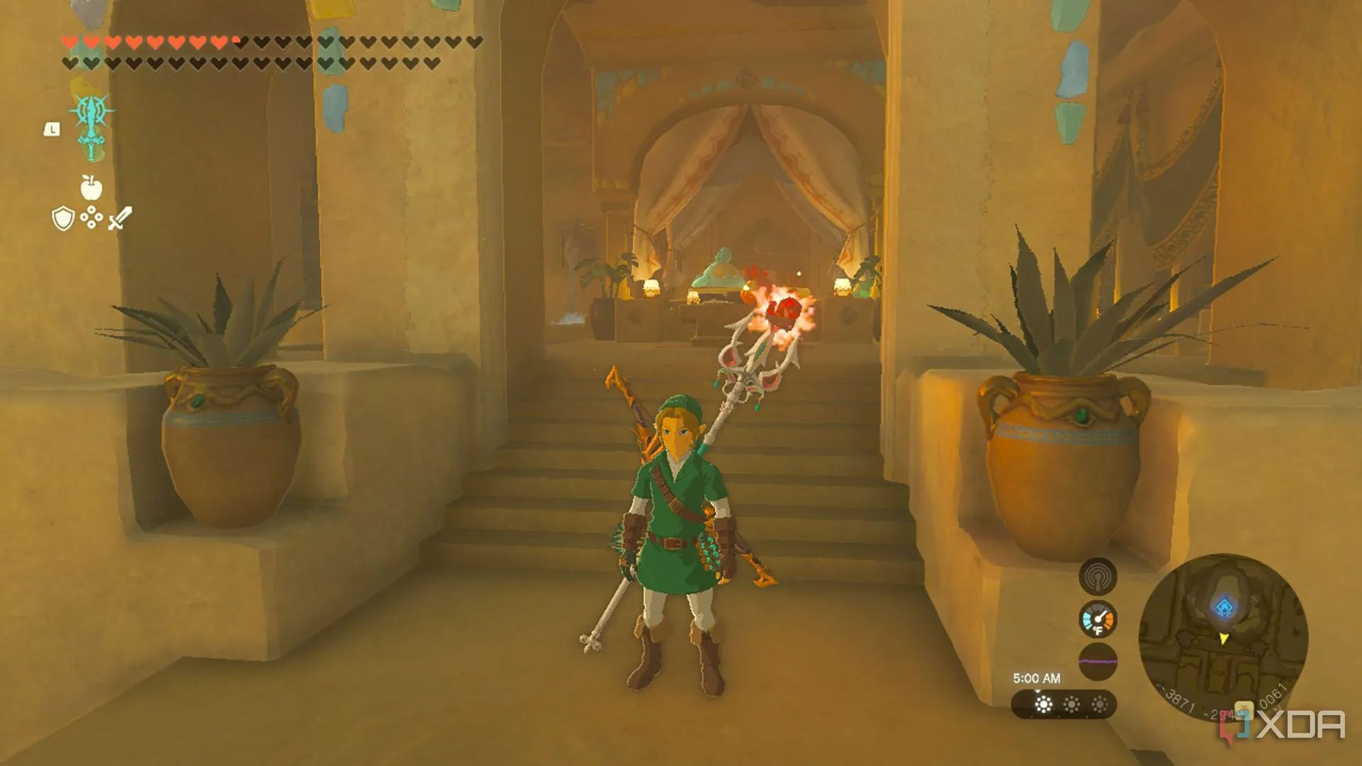 Link với vũ khí gắn Ruby phát sáng, giúp điều hòa nhiệt độ trong Zelda: Tears of the Kingdom