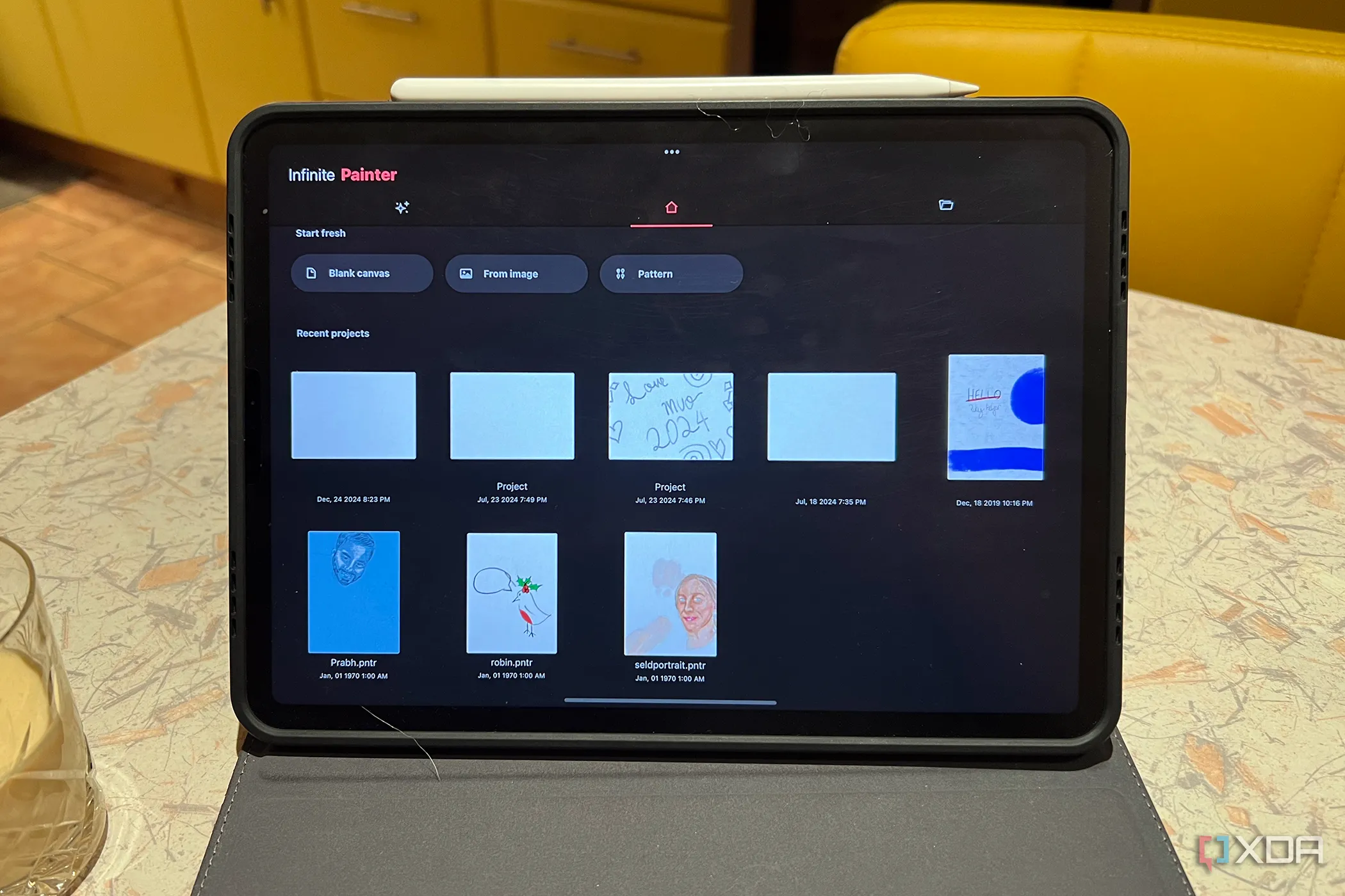 Màn hình chính của Infinite Painter trên iPad
