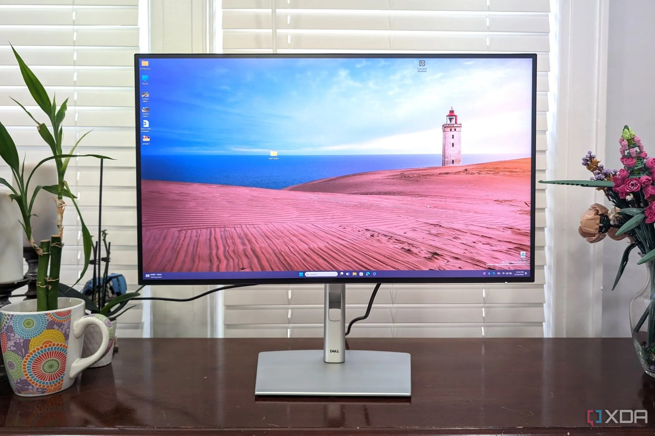 Màn hình Dell UltraSharp 27 Thunderbolt cùng không gian làm việc công thái học hỗ trợ sức khỏe mắt