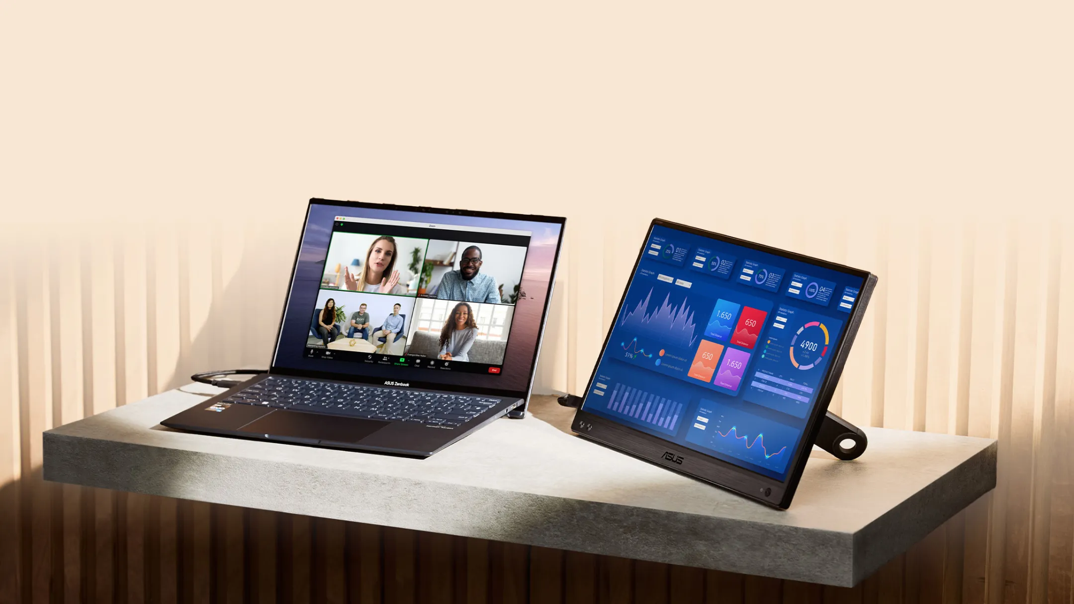 Màn hình di động ASUS MB166CR trên bàn làm việc, minh họa khả năng tăng năng suất
