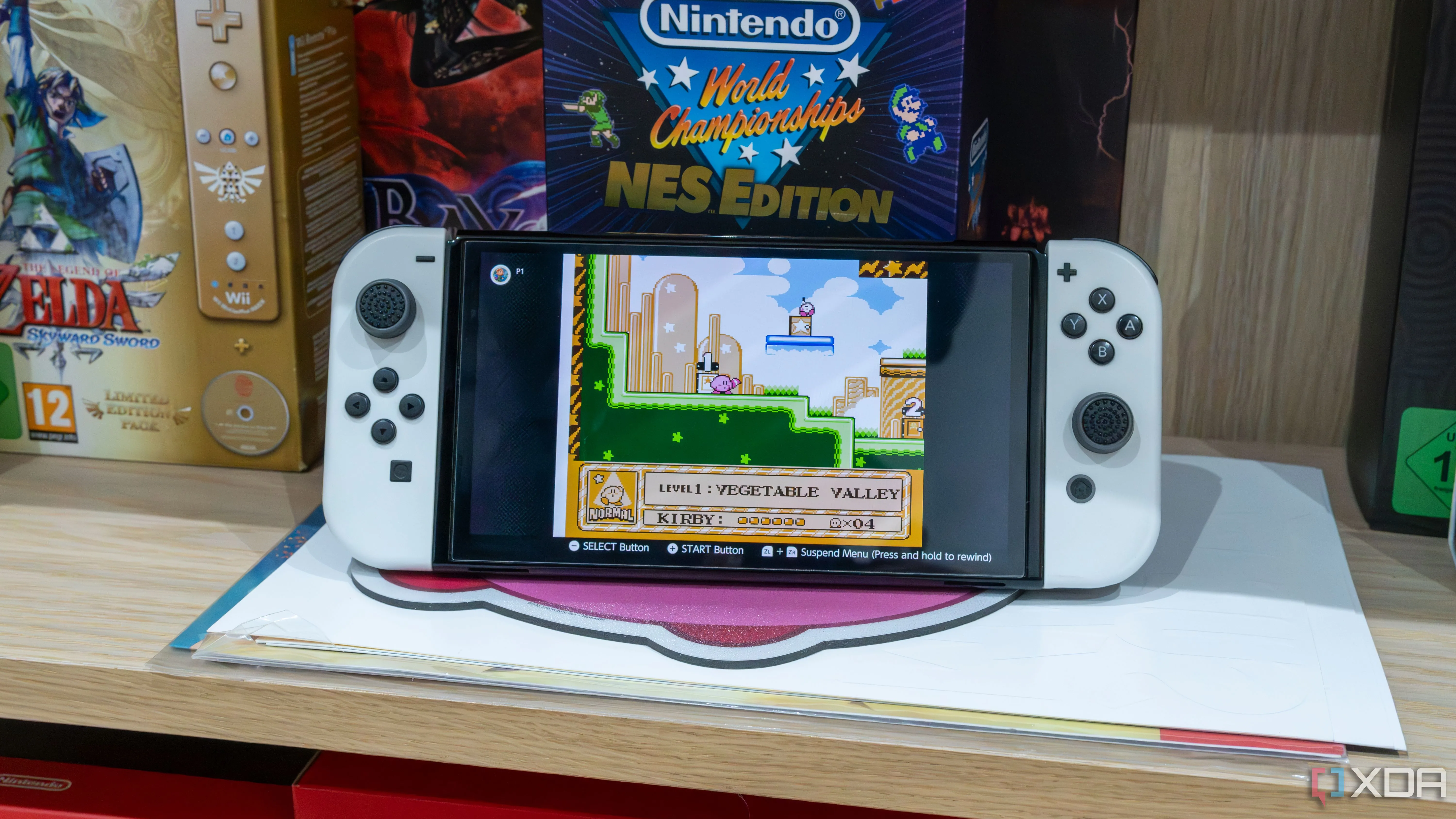 Màn hình Nintendo Switch OLED chơi game phiêu lưu kinh điển, minh họa trải nghiệm game cổ điển trên NSO