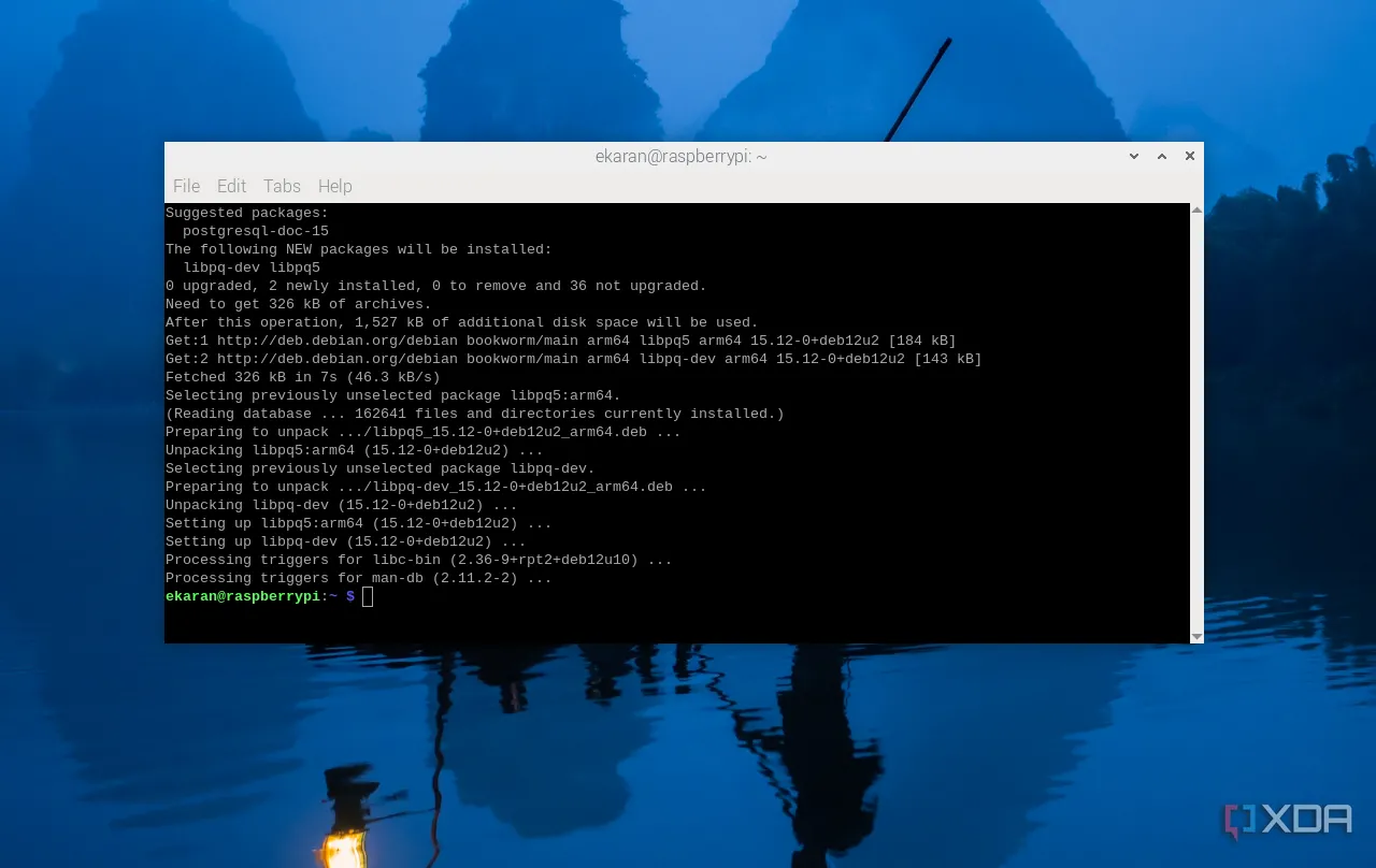 Màn hình terminal hiển thị các lệnh cập nhật hệ thống và cài đặt Python, các bước chuẩn bị cho Apache Airflow trên Raspberry Pi