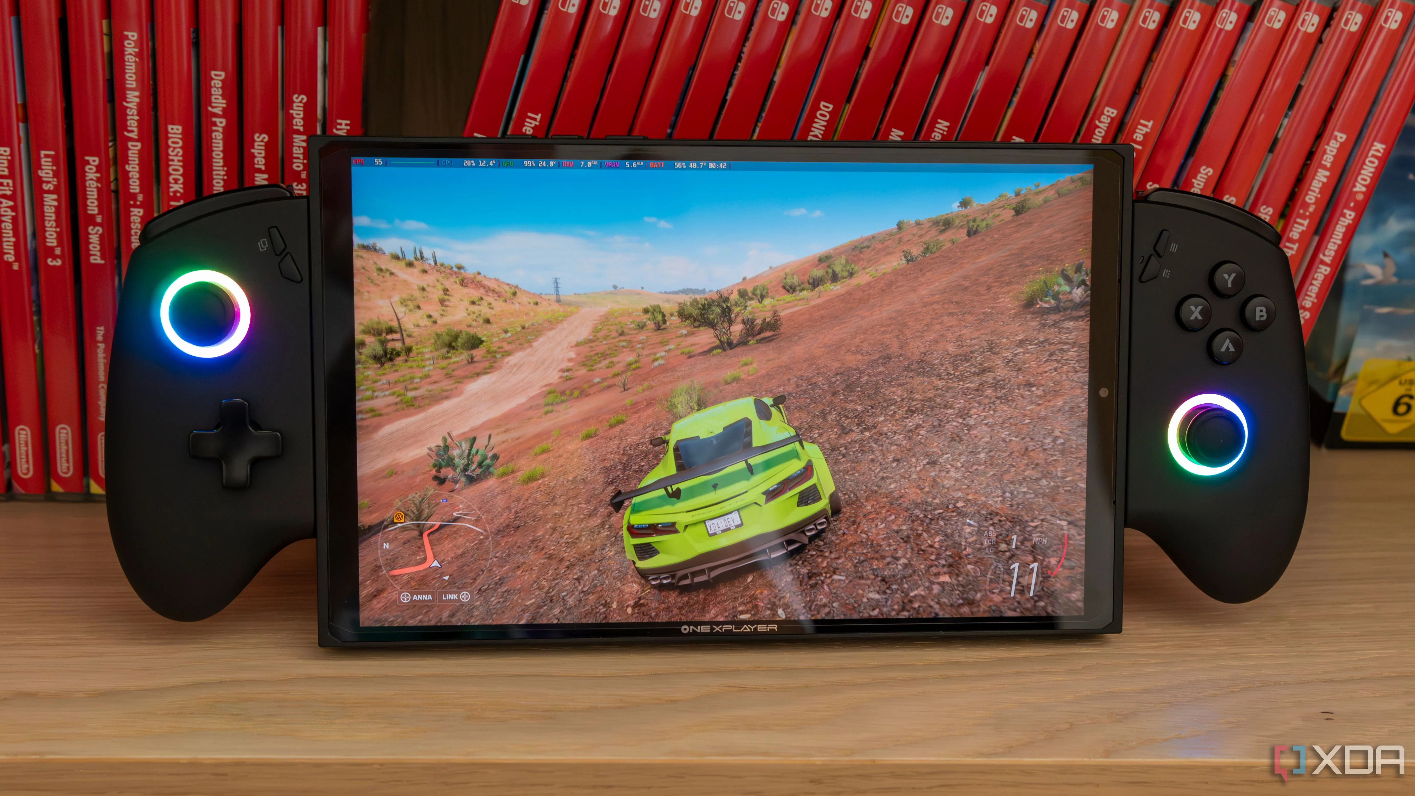 Máy chơi game cầm tay ONEXPLAYER X1 Mini chạy Forza Horizon 5 trên hệ điều hành Bazzite, một bản phân phối dựa trên SteamOS, minh họa hiệu suất tối ưu