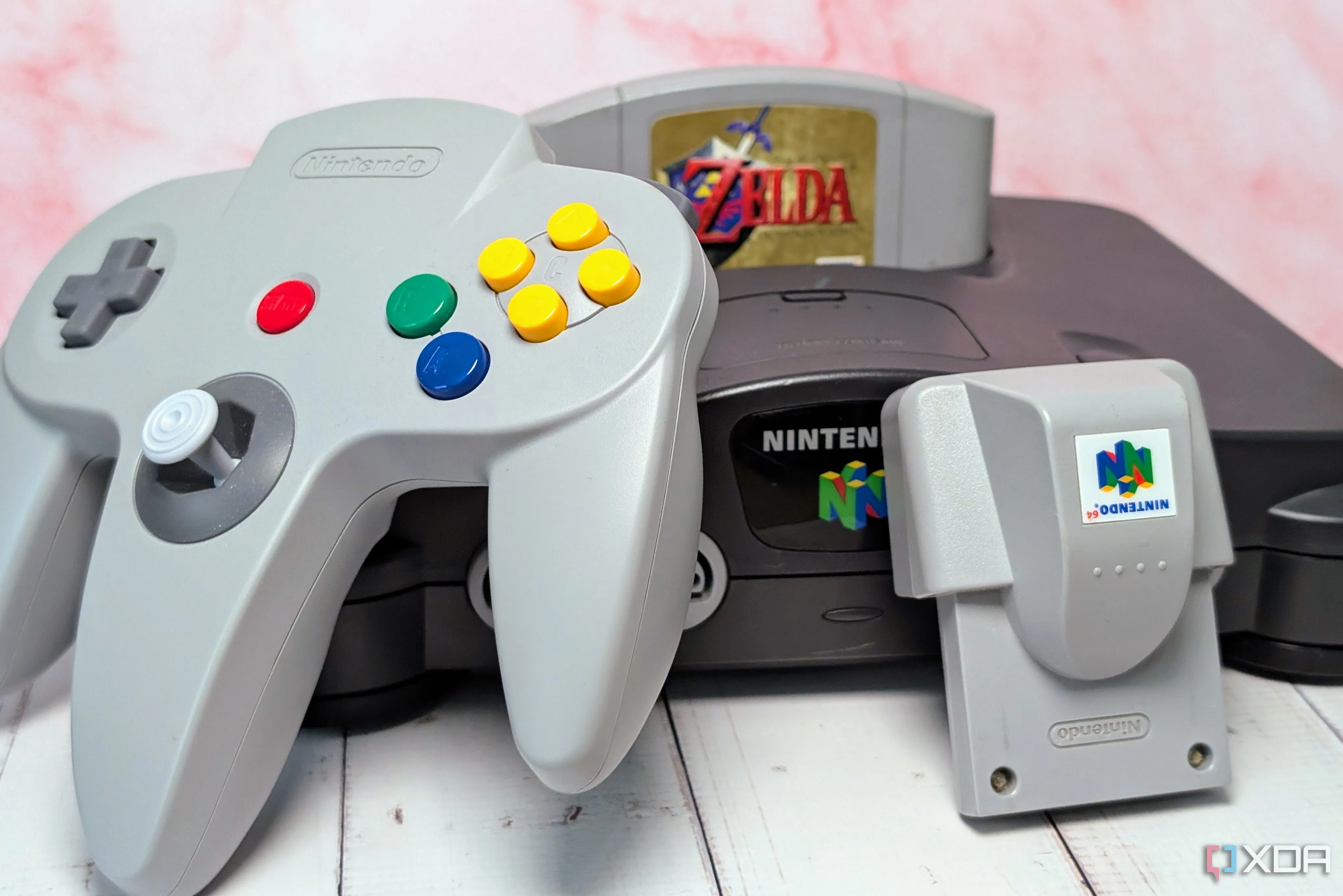 Máy chơi game Nintendo 64 với băng game Ocarina of Time, tay cầm và Rumble Pak