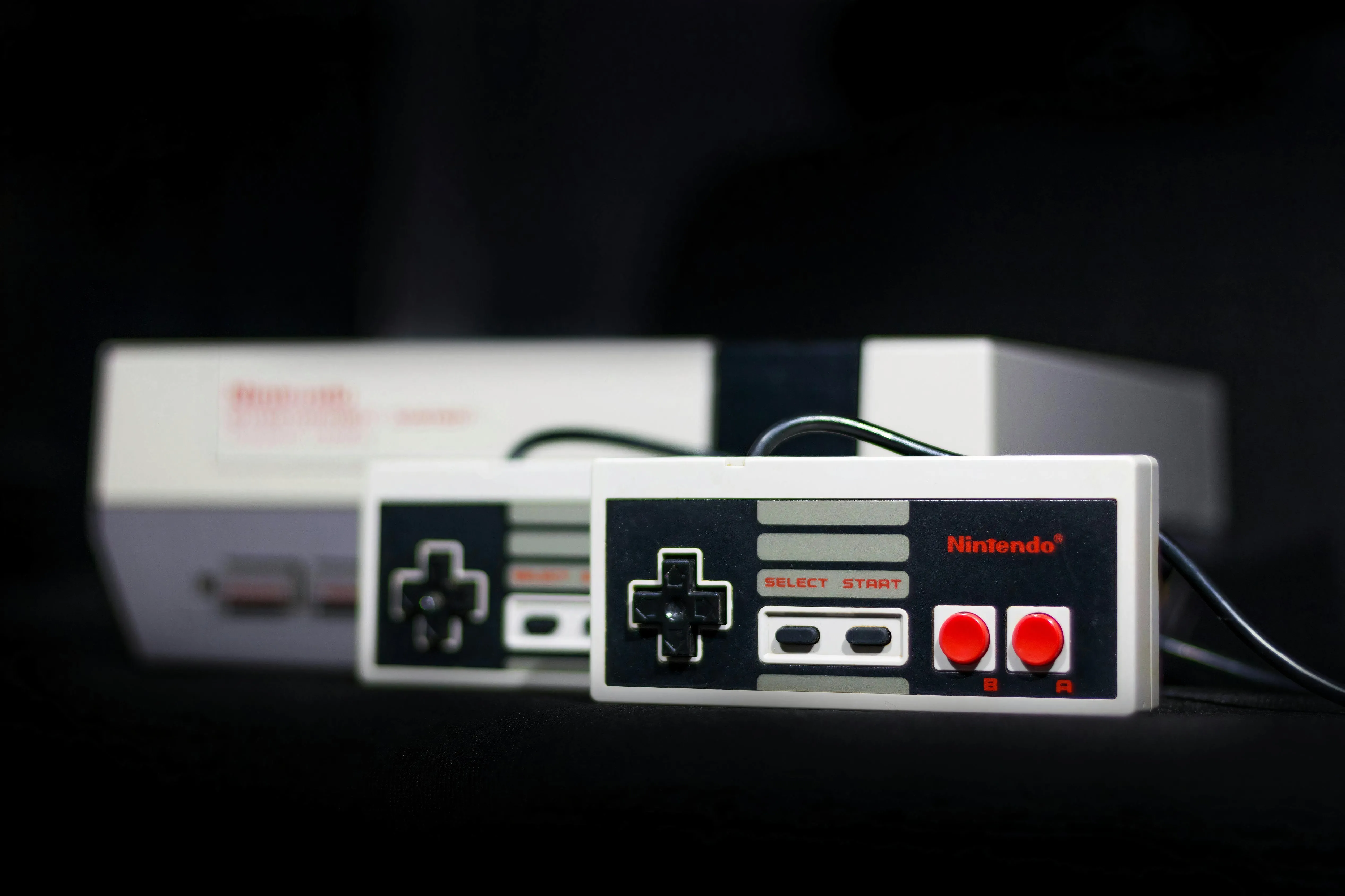 Máy chơi game Nintendo Entertainment System (NES) cổ điển