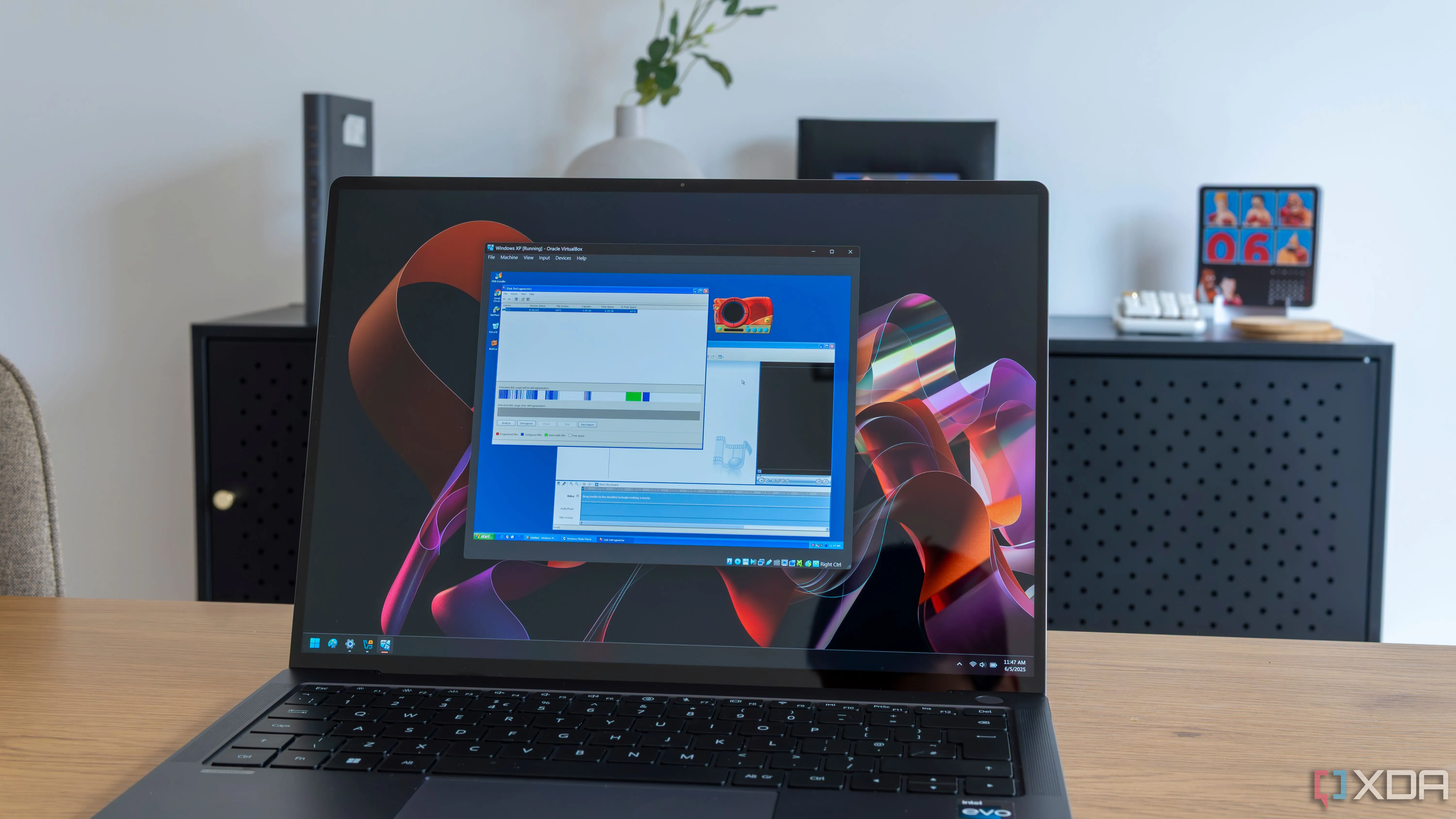 Máy tính xách tay Windows 11 chạy Windows XP trong máy ảo