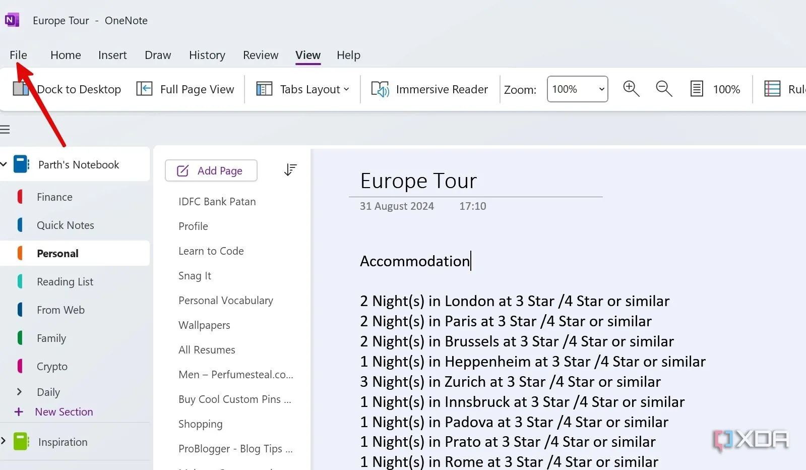 Minh họa mở menu File trong OneNote để bắt đầu tạo sổ tay mới