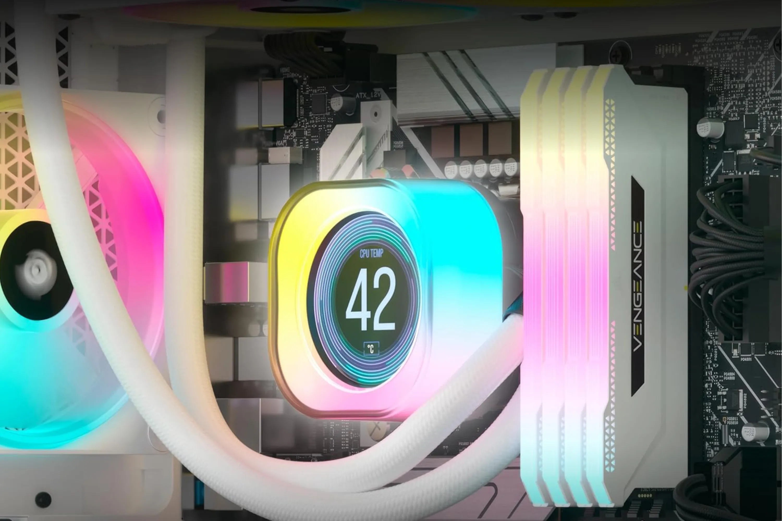 Module màn hình LCD của tản nhiệt nước AIO CORSAIR iCUE LINK, thể hiện sự phức tạp và các thành phần bổ sung của giải pháp làm mát bằng chất lỏng.