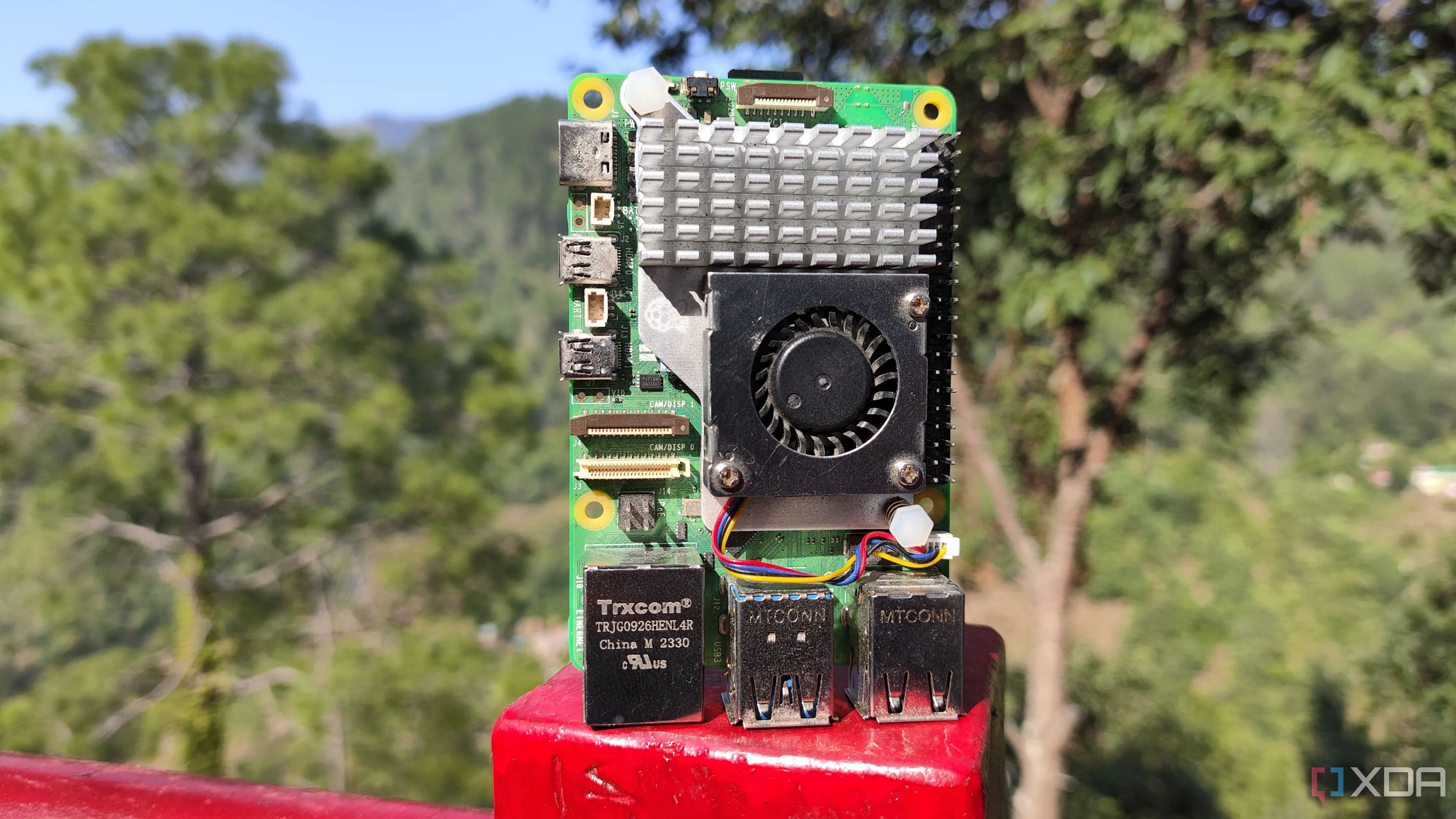 Một bo mạch đơn Raspberry Pi 5, được đề cập trong thử nghiệm chạy Windows 11