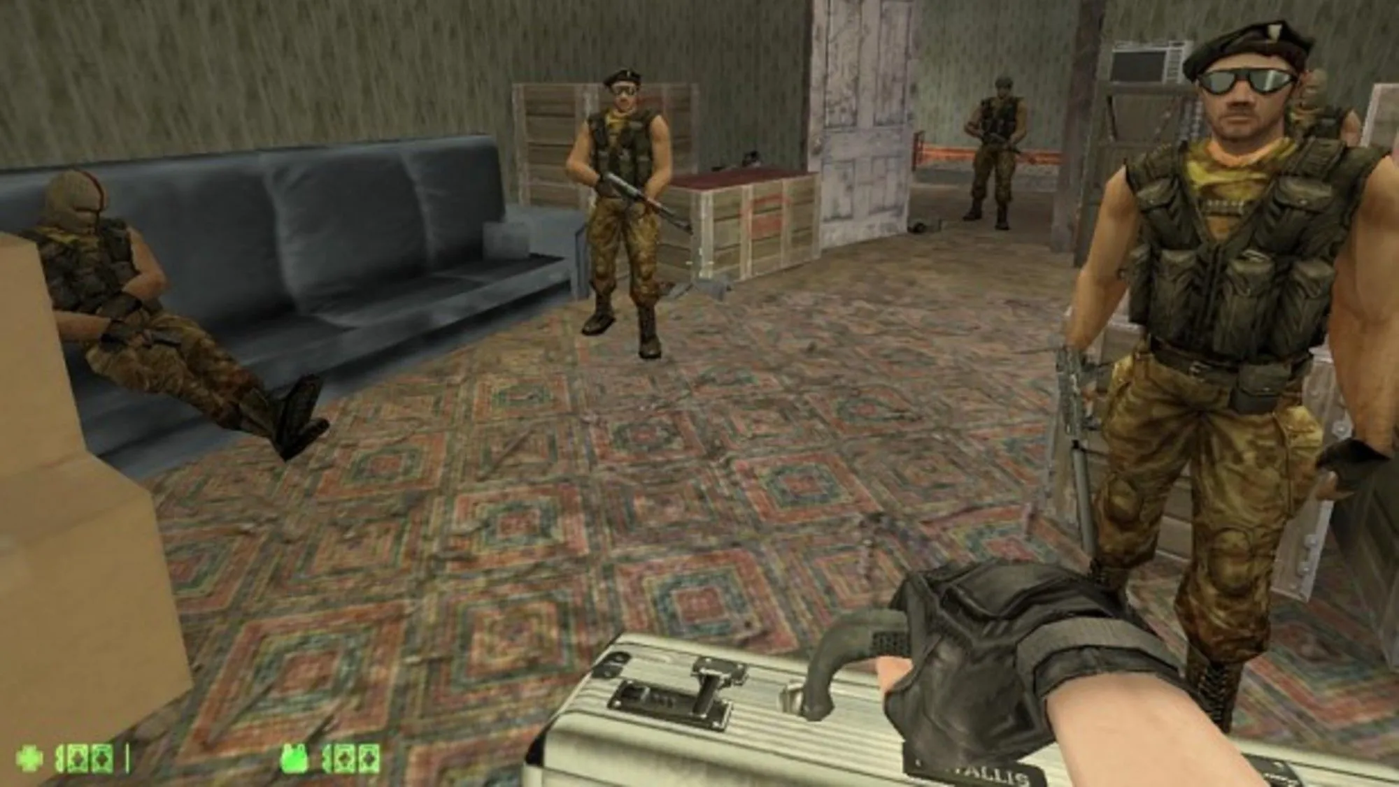 Một cảnh hành động trong Counter-Strike: Condition Zero Deleted Scenes, với nhân vật đang chiến đấu trên một con tàu