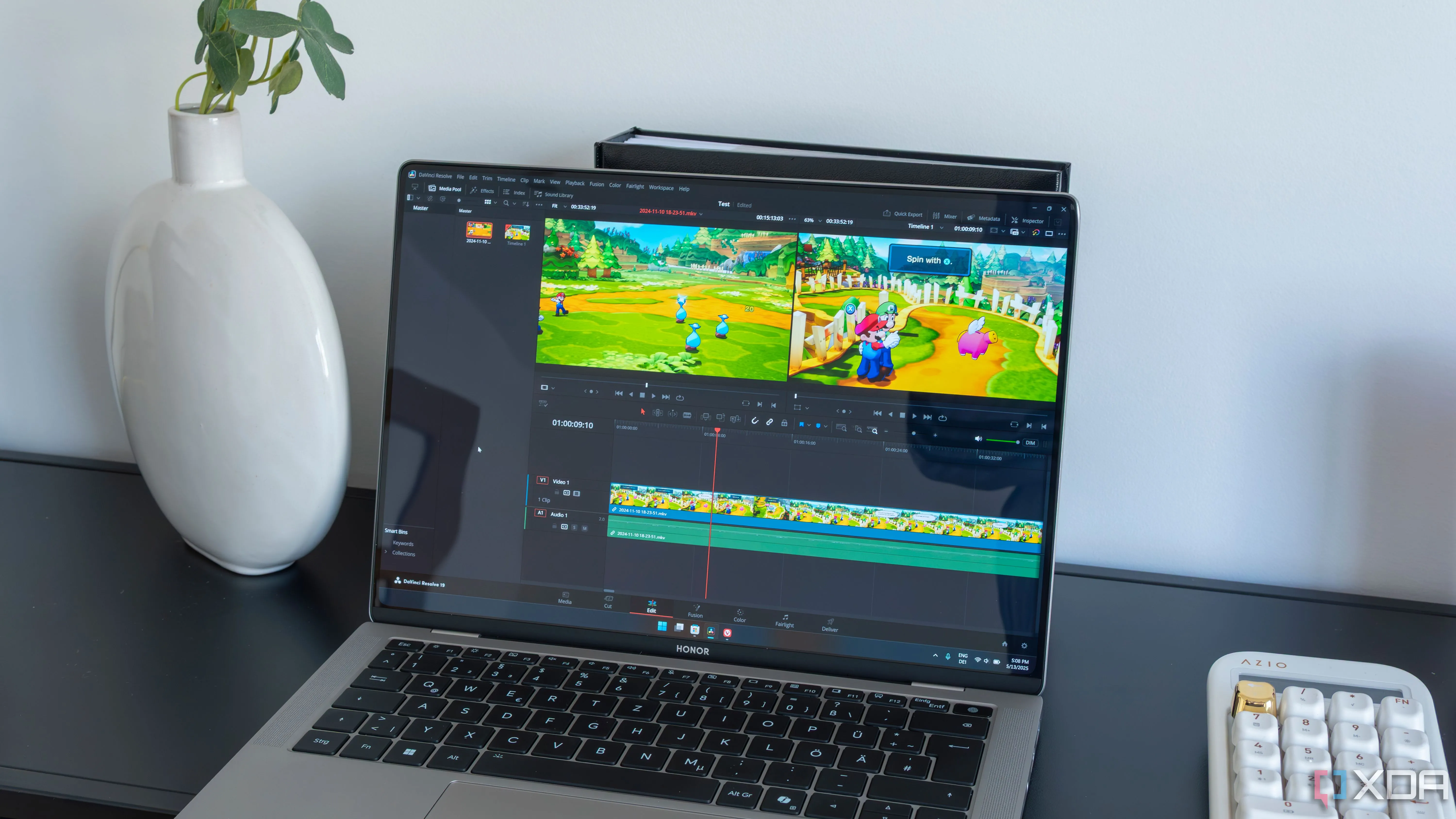 Một chiếc laptop đang chạy phần mềm biên tập video DaVinci Resolve, minh họa khả năng hỗ trợ các tác vụ AI của NPU.