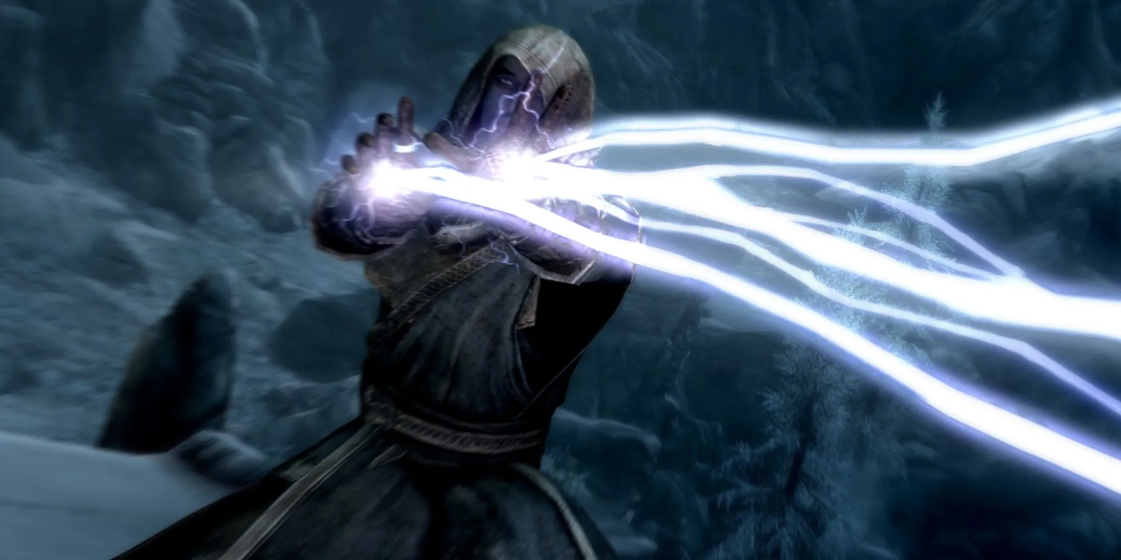Một pháp sư sử dụng phép thuật băng giá trong cảnh chiến đấu của Skyrim