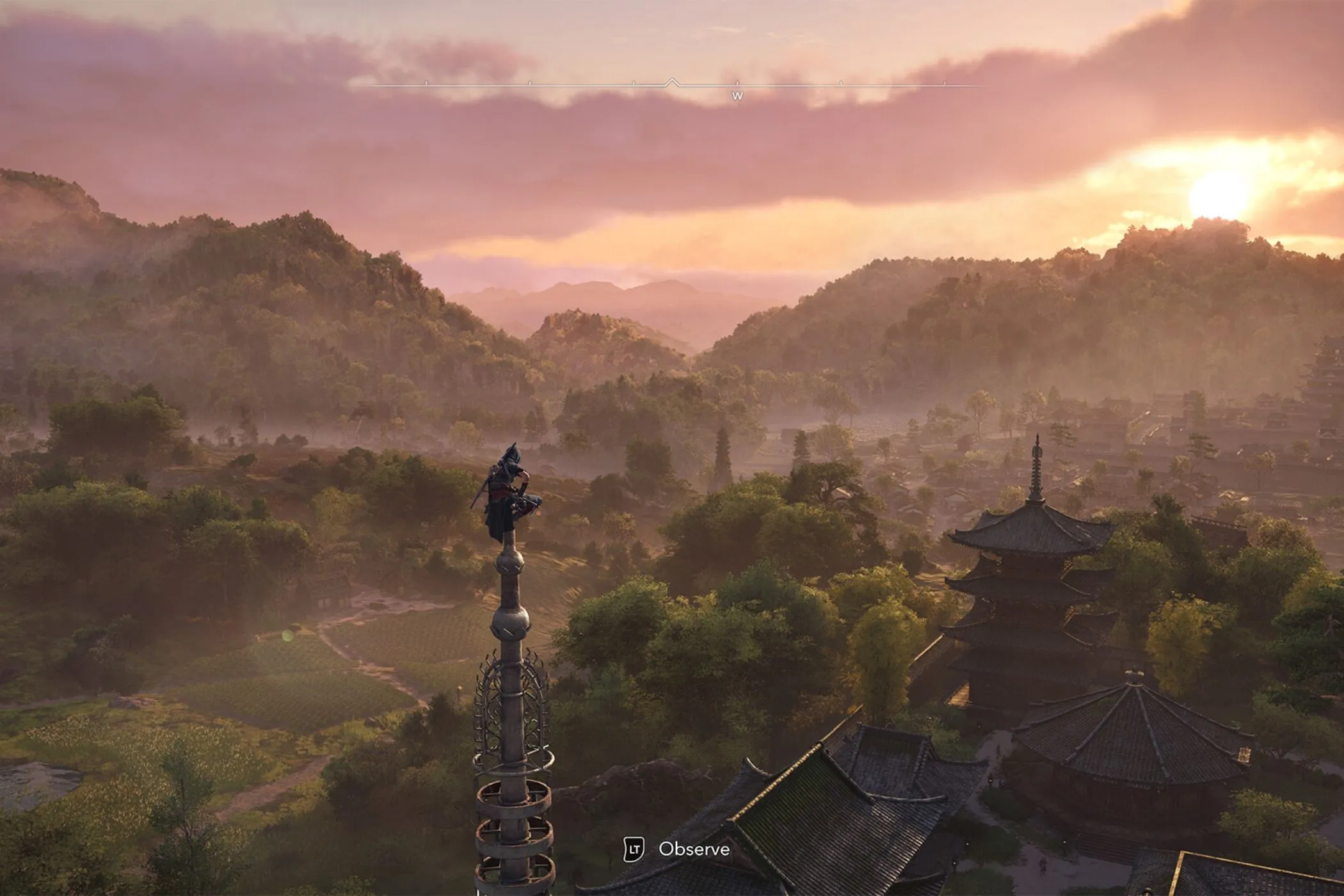 Naoe quan sát từ một điểm nhìn cao, theo dõi lộ trình tuần tra của kẻ thù trong Assassin's Creed Shadows