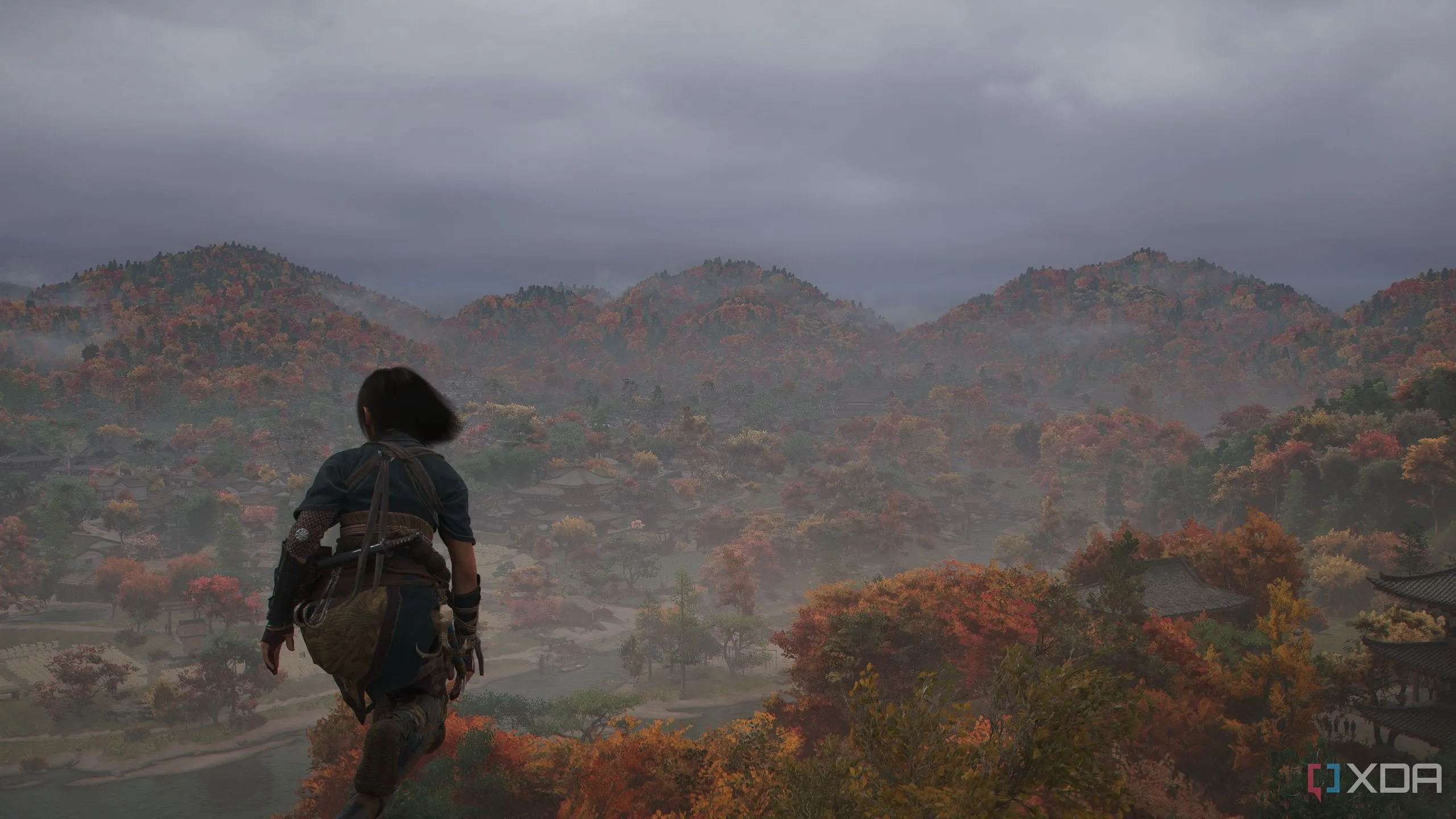 Naoe trong tư thế tạo dáng chụp ảnh trên mái nhà trong chế độ Photo Mode của Assassin's Creed Shadows
