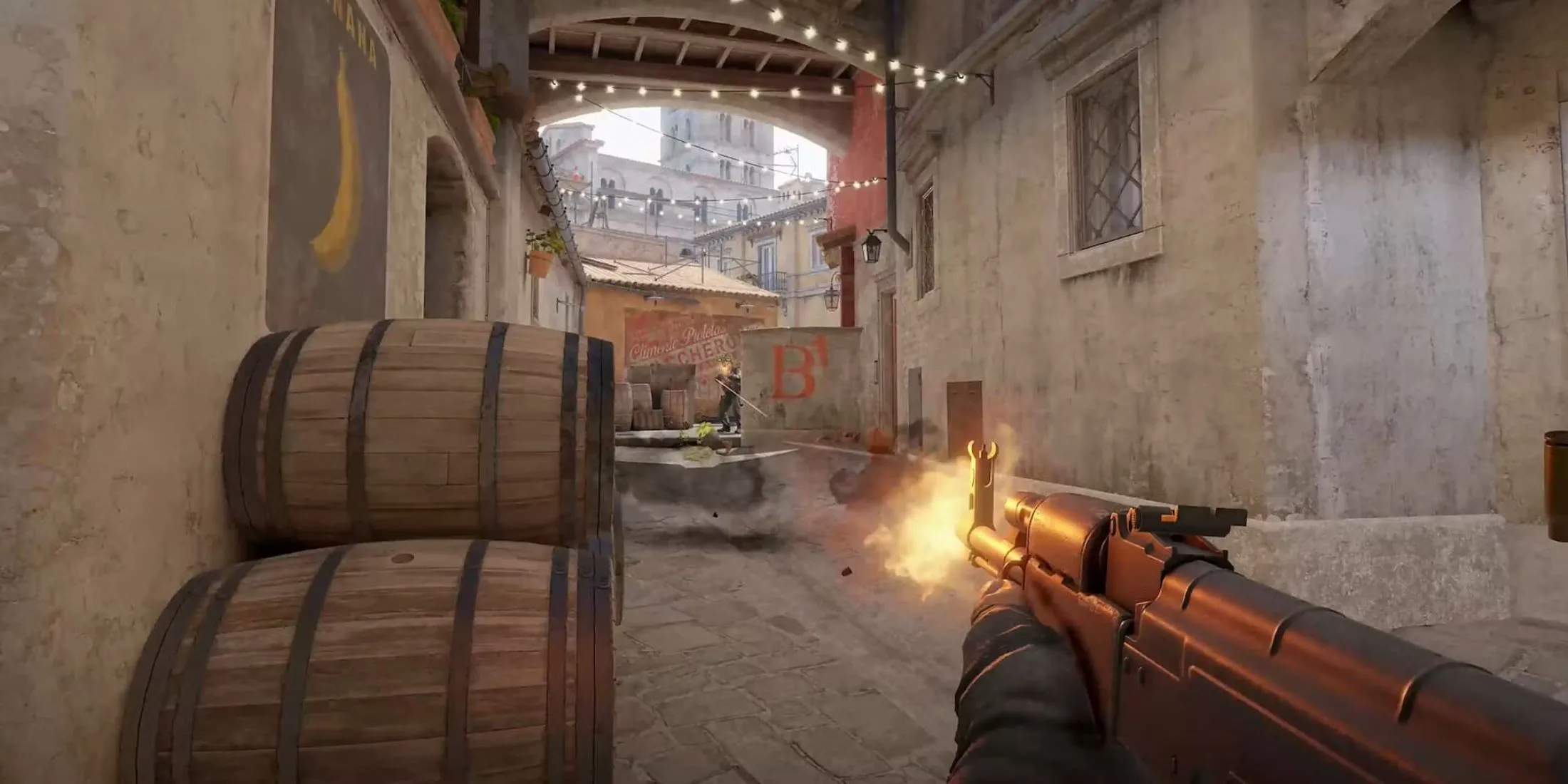 Người chơi cầm súng AK-47 trong Counter-Strike 2, minh họa khả năng game vận hành mượt mà trên các cấu hình máy tính khác nhau