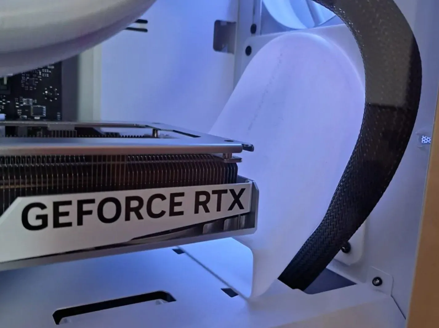 Phụ kiện mod luồng khí GPU được in 3D
