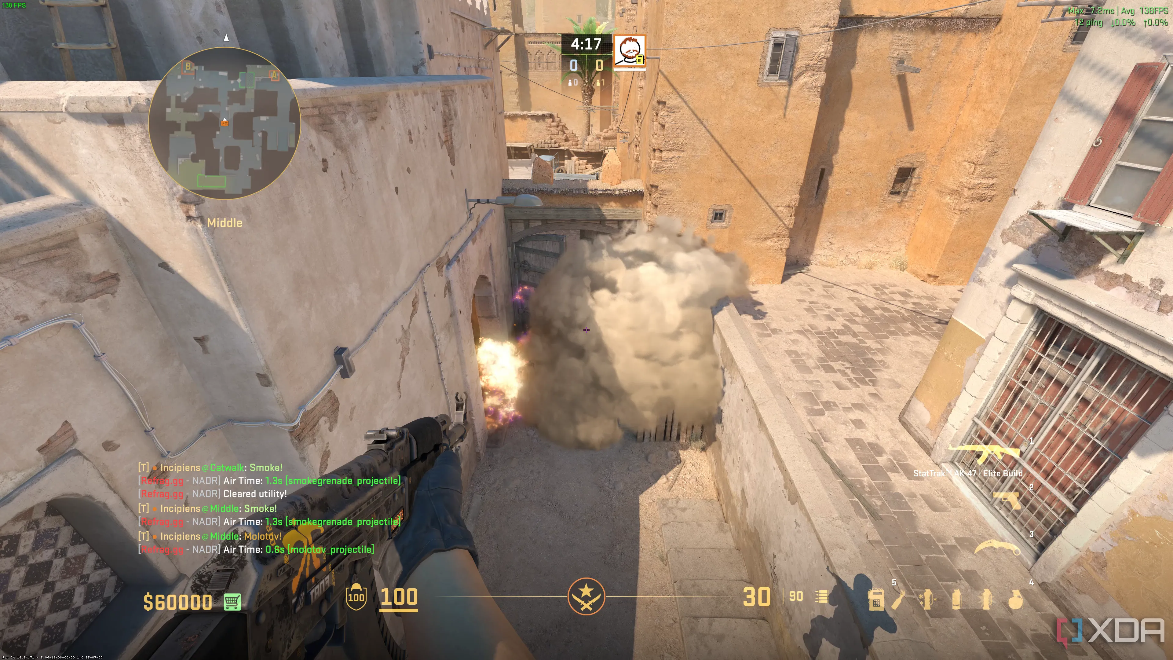 Quả bom khói (smoke grenade) phát nổ trong Counter-Strike 2, minh họa vai trò của utility trong chiến thuật