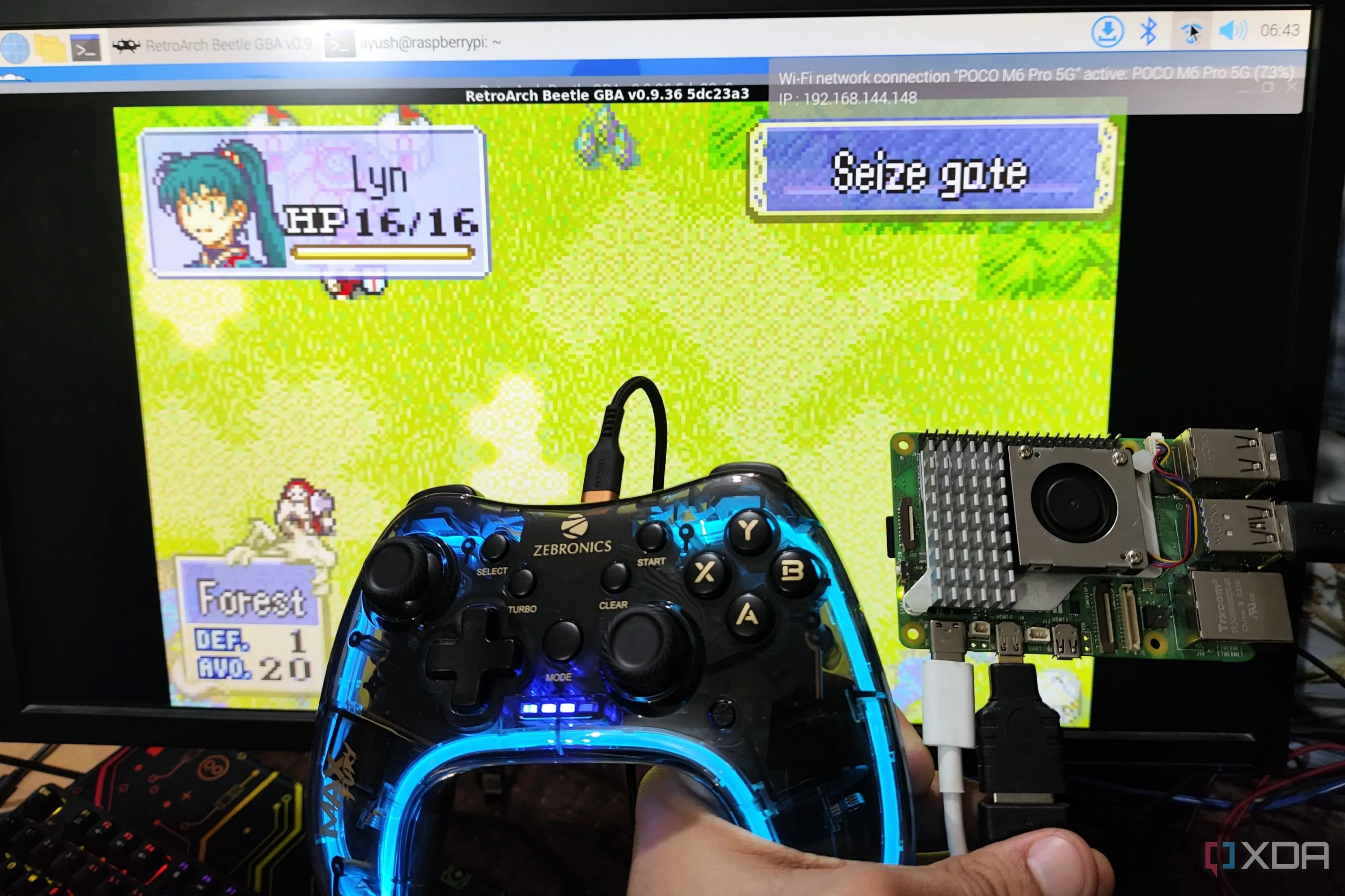 Raspberry Pi 5 kết nối với tay cầm chơi game và màn hình máy tính, thiết lập hệ thống giả lập RetroArch