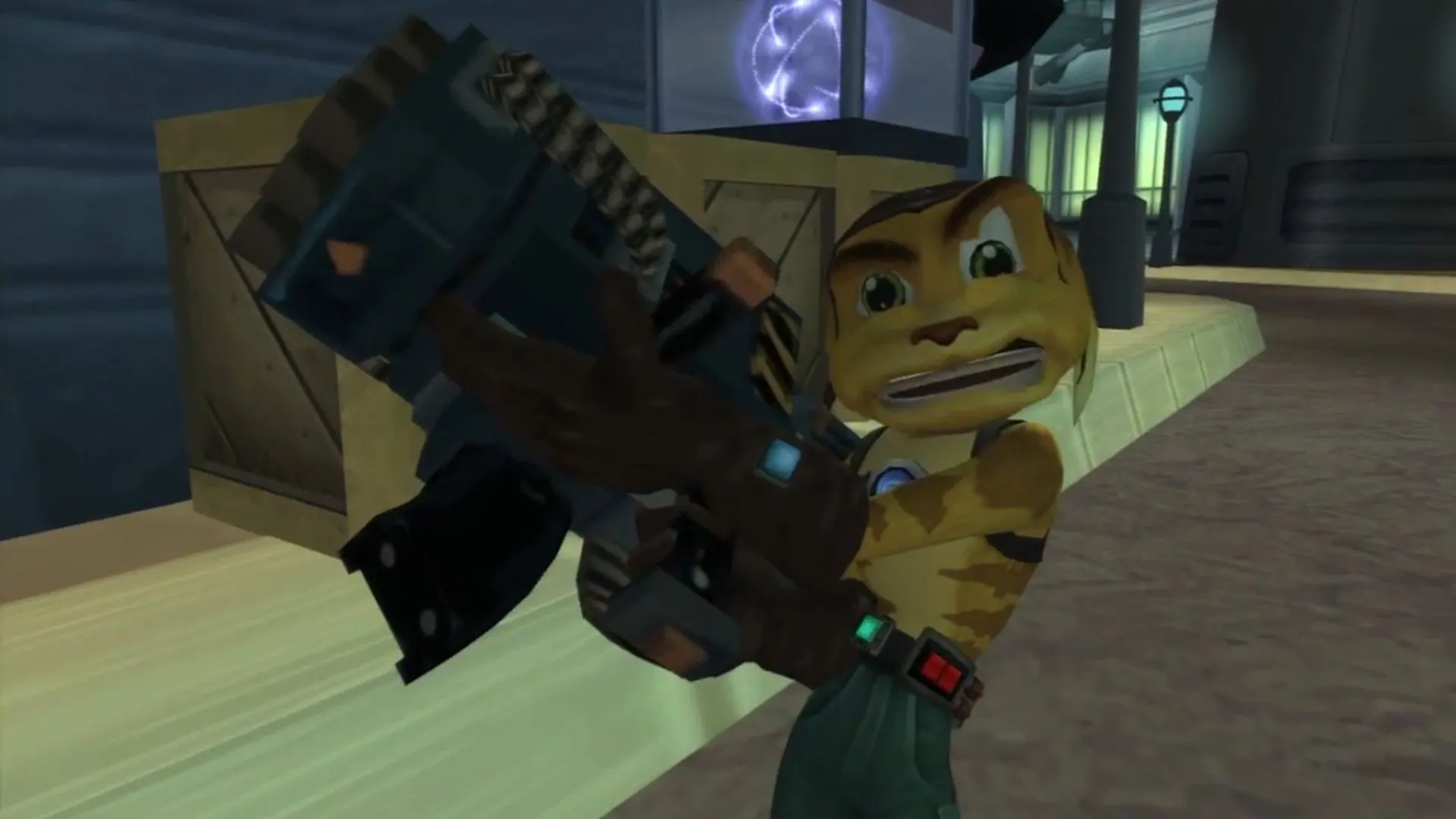 Ratchet cầm vũ khí R.Y.N.O. trong Ratchet &amp; Clank, sẵn sàng càn quét kẻ thù bằng sức mạnh hủy diệt.