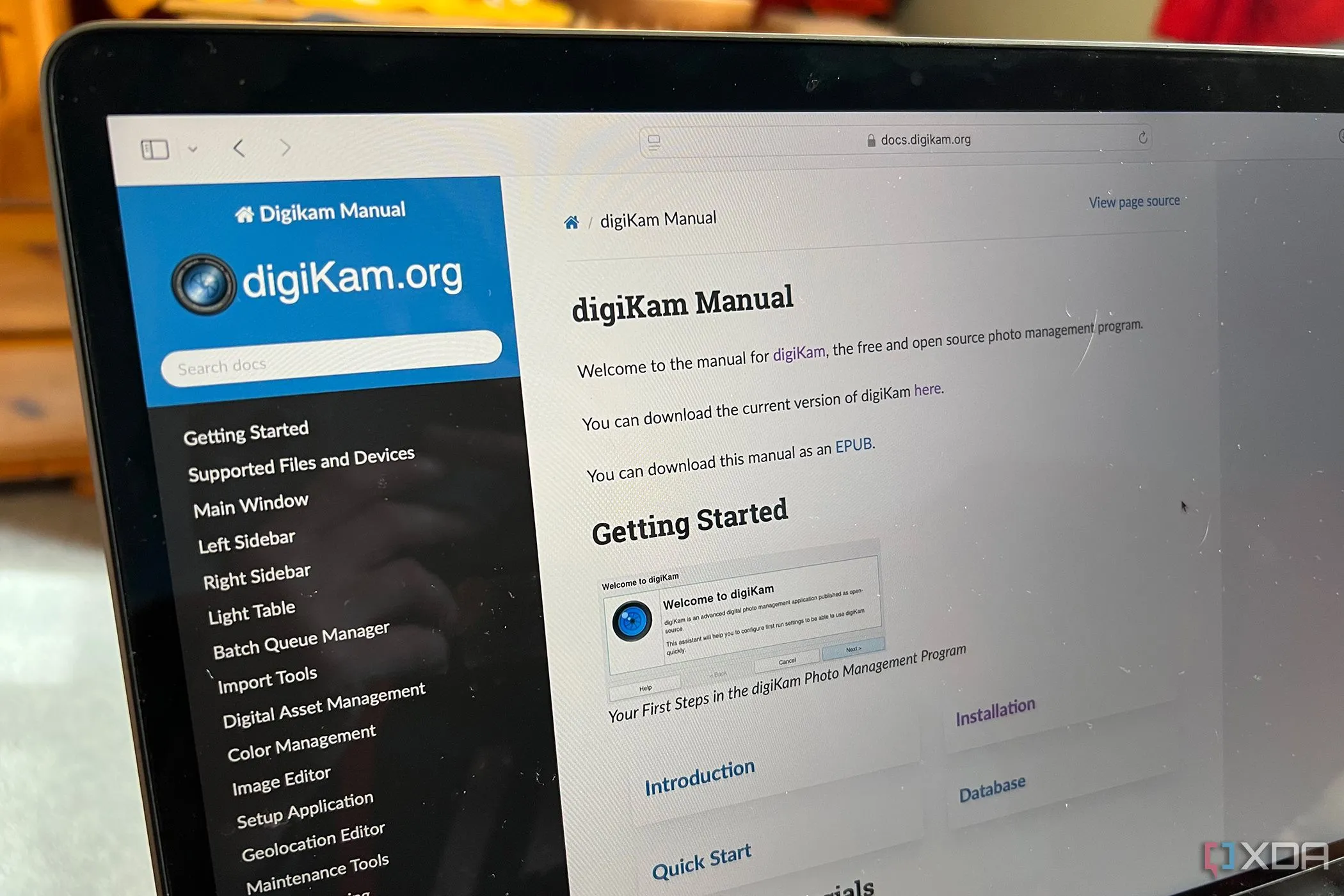 Trang hướng dẫn sử dụng trực tuyến của DigiKam, thể hiện sự hỗ trợ tài liệu đầy đủ từ cộng đồng mã nguồn mở.