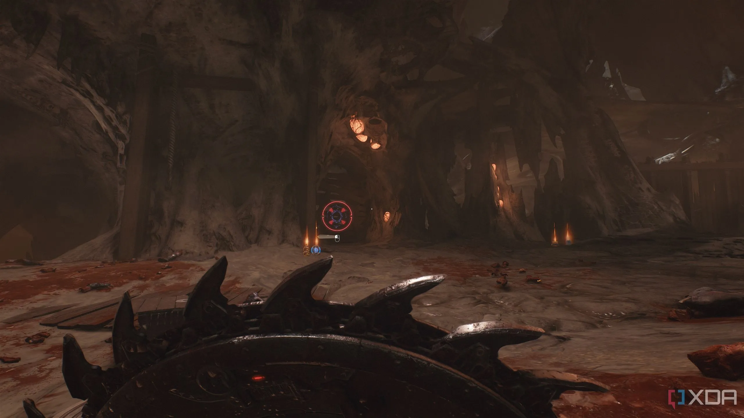 Tường gỗ có biểu tượng Shield Charge gần thẻ khóa tím.