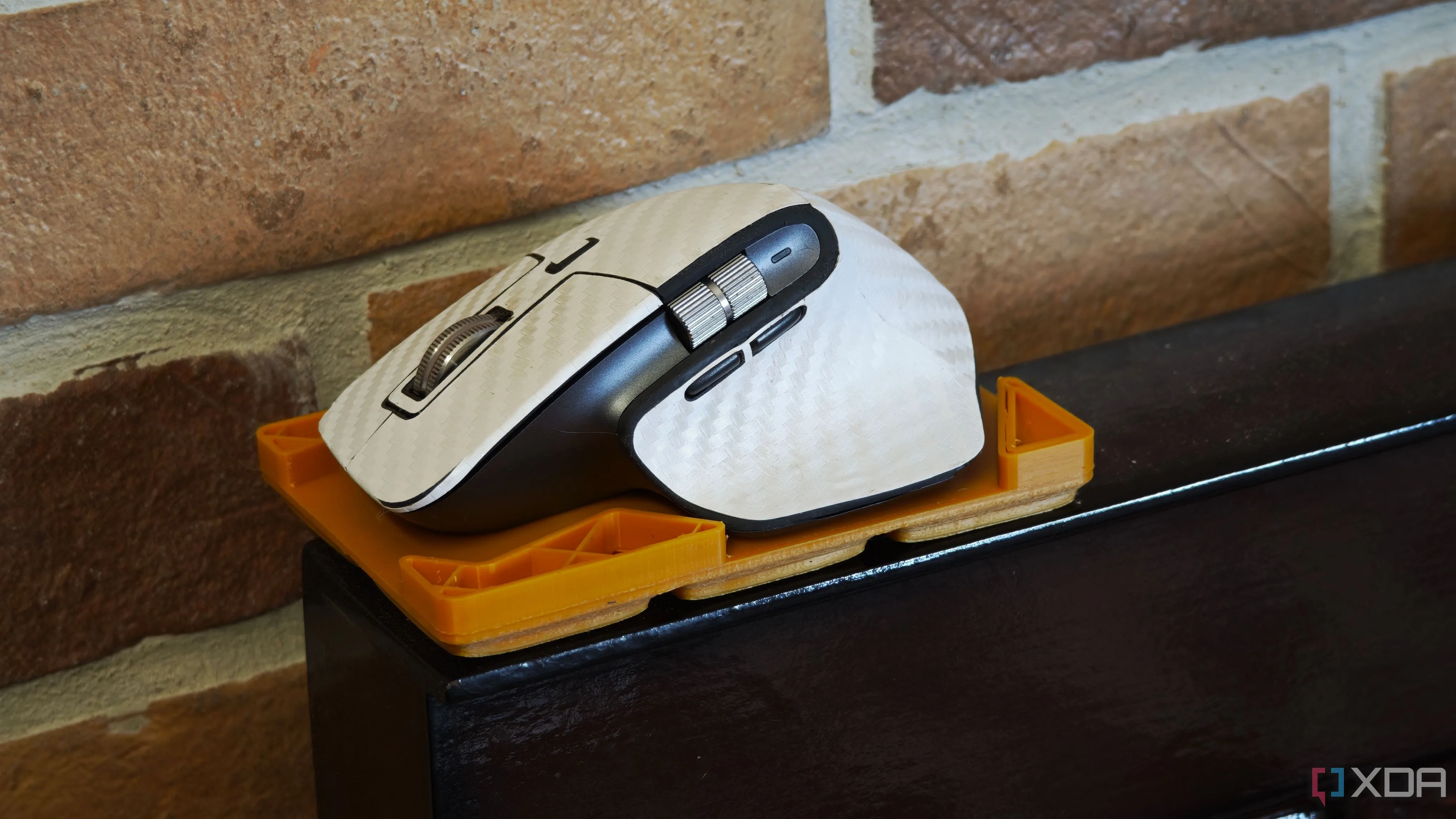 Vỏ đựng chuột Logitech MX Master 3 in 3D bảo vệ thiết bị khi di chuyển hoặc không sử dụng.