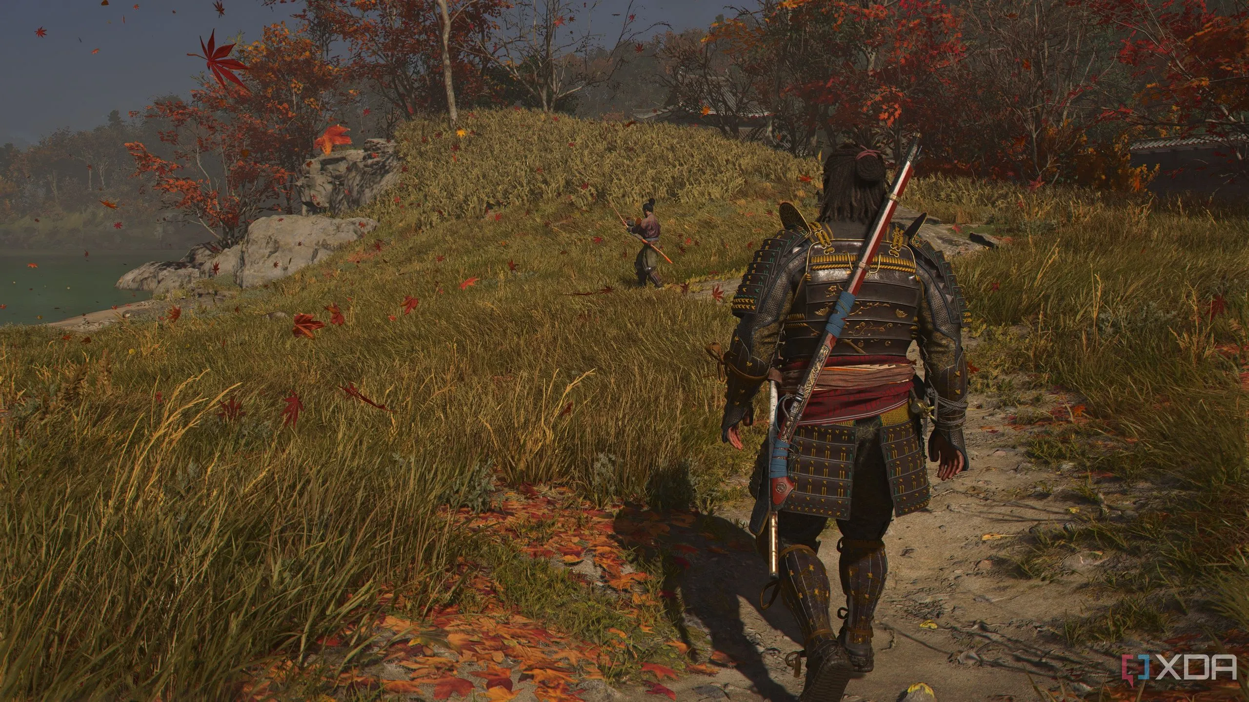 Yasuke đấu kiếm với một võ sư trong bản mở rộng Claws of Awaji của Assassin's Creed Shadows
